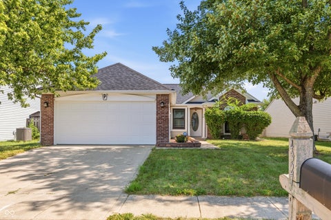 Photo of 4327 Strawflower Drive, Indianapolis, IN 46203 (MLS # 22123301)