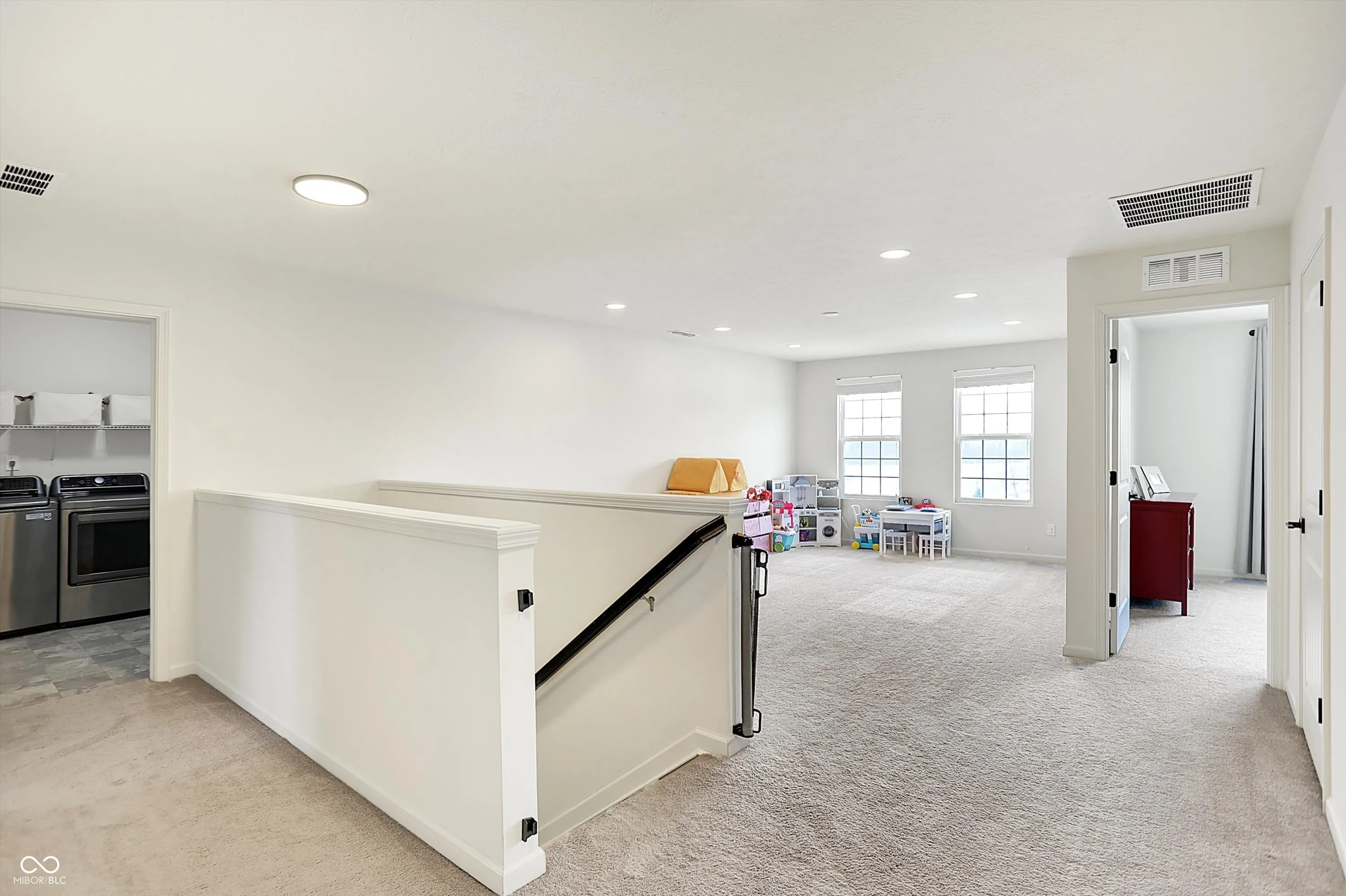 Noblesville, Indiana 46062, United States, 4 Bedrooms Bedrooms, ,3 BathroomsBathrooms,Residential,Pending,11854