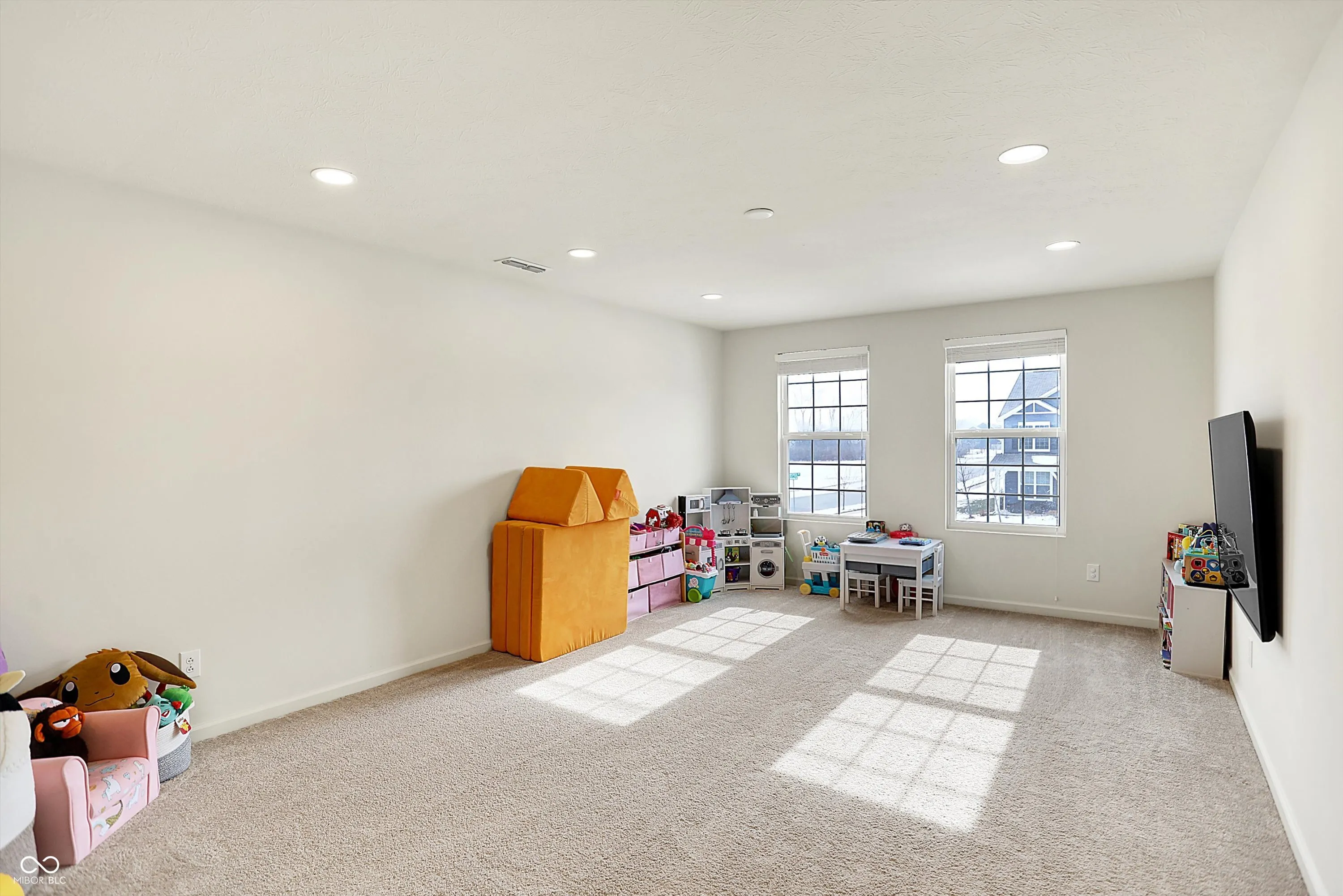 Noblesville, Indiana 46062, United States, 4 Bedrooms Bedrooms, ,3 BathroomsBathrooms,Residential,Pending,11854