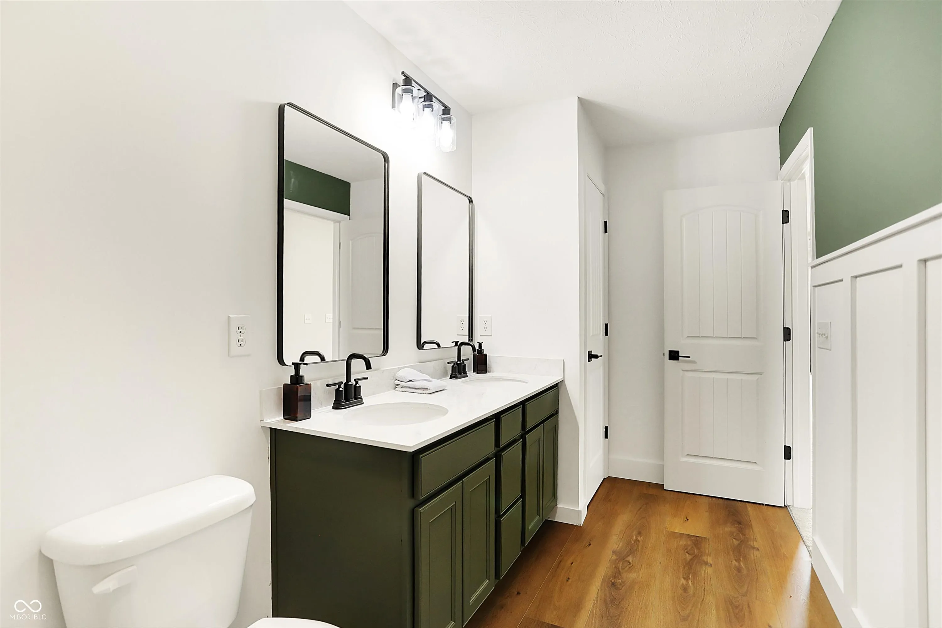 Noblesville, Indiana 46062, United States, 4 Bedrooms Bedrooms, ,3 BathroomsBathrooms,Residential,Pending,11854