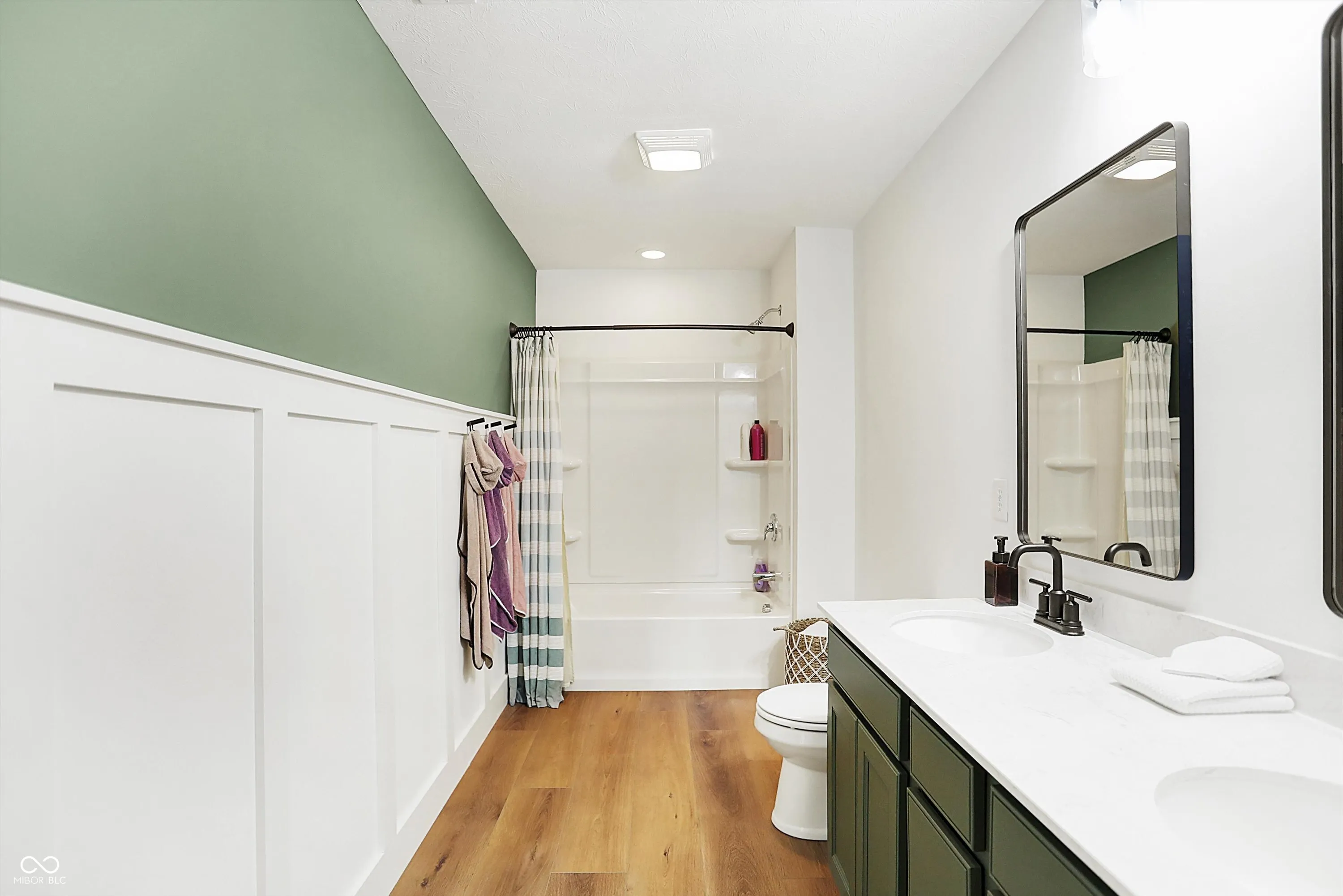 Noblesville, Indiana 46062, United States, 4 Bedrooms Bedrooms, ,3 BathroomsBathrooms,Residential,Pending,11854