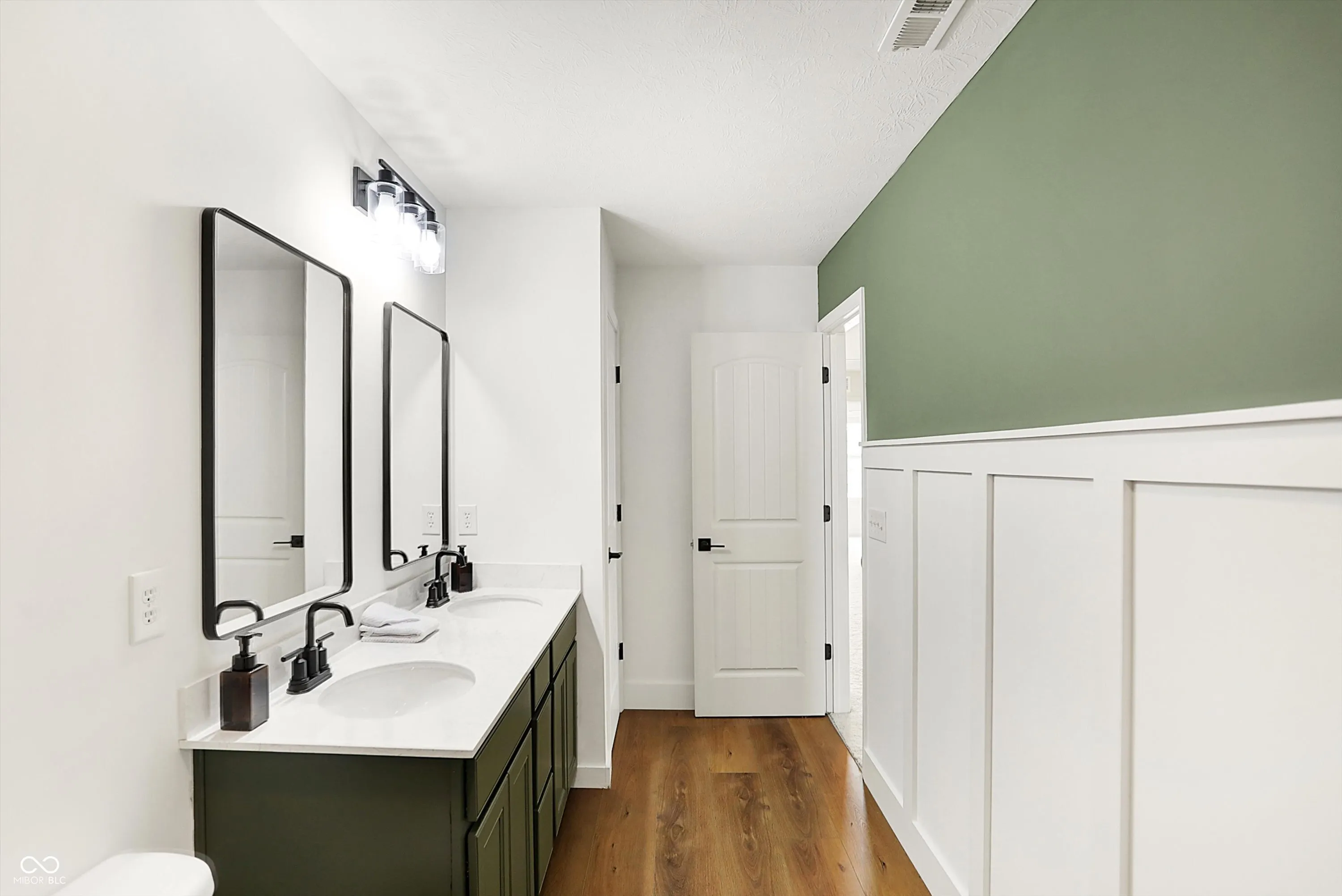 Noblesville, Indiana 46062, United States, 4 Bedrooms Bedrooms, ,3 BathroomsBathrooms,Residential,Pending,11854