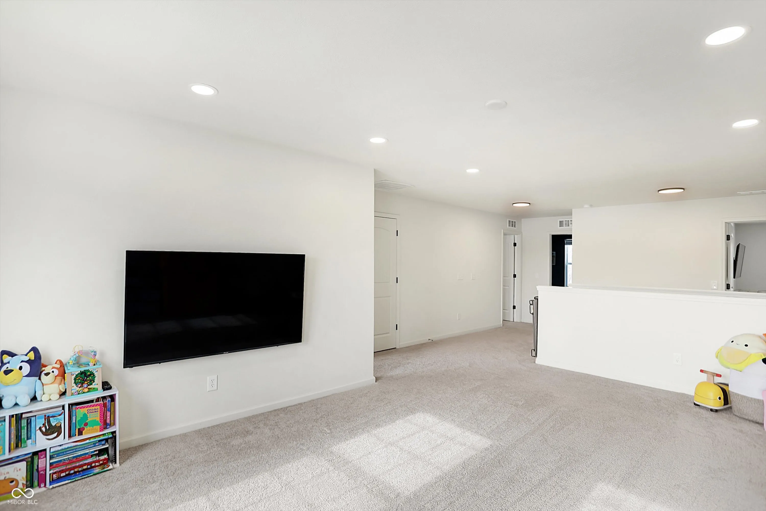 Noblesville, Indiana 46062, United States, 4 Bedrooms Bedrooms, ,3 BathroomsBathrooms,Residential,Pending,11854