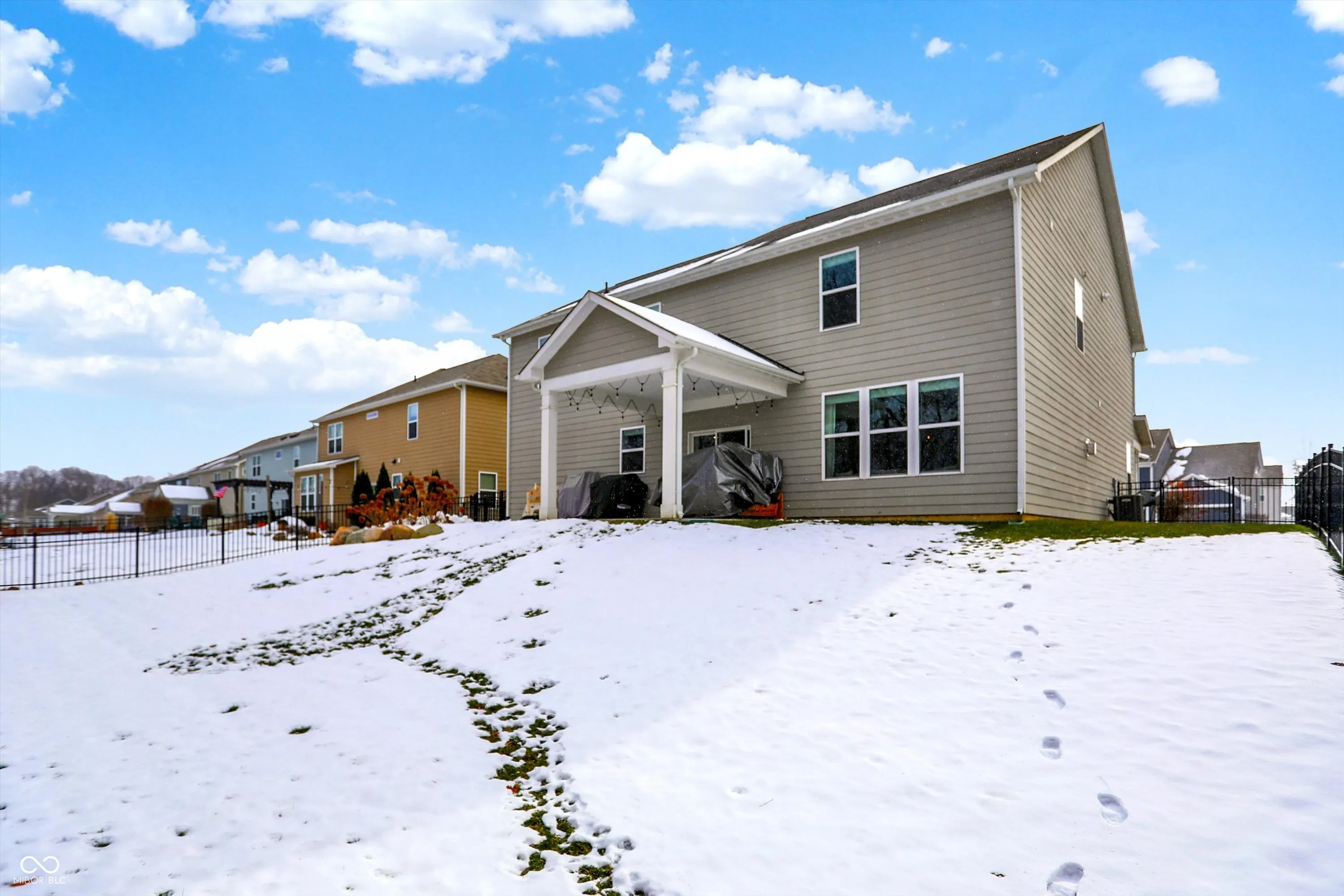 Noblesville, Indiana 46062, United States, 4 Bedrooms Bedrooms, ,3 BathroomsBathrooms,Residential,Pending,11854