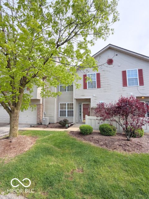 Photo of 5447 Kelvington Lane, Indianapolis, IN 46254 (MLS # 22099134)