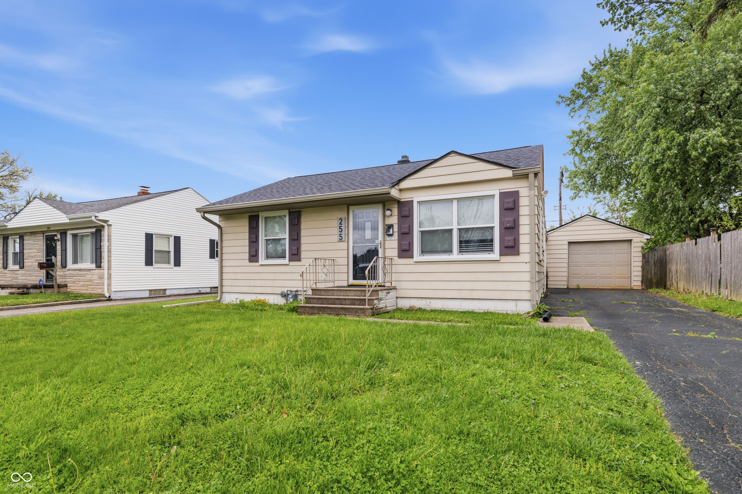 255 S 9th Avenue