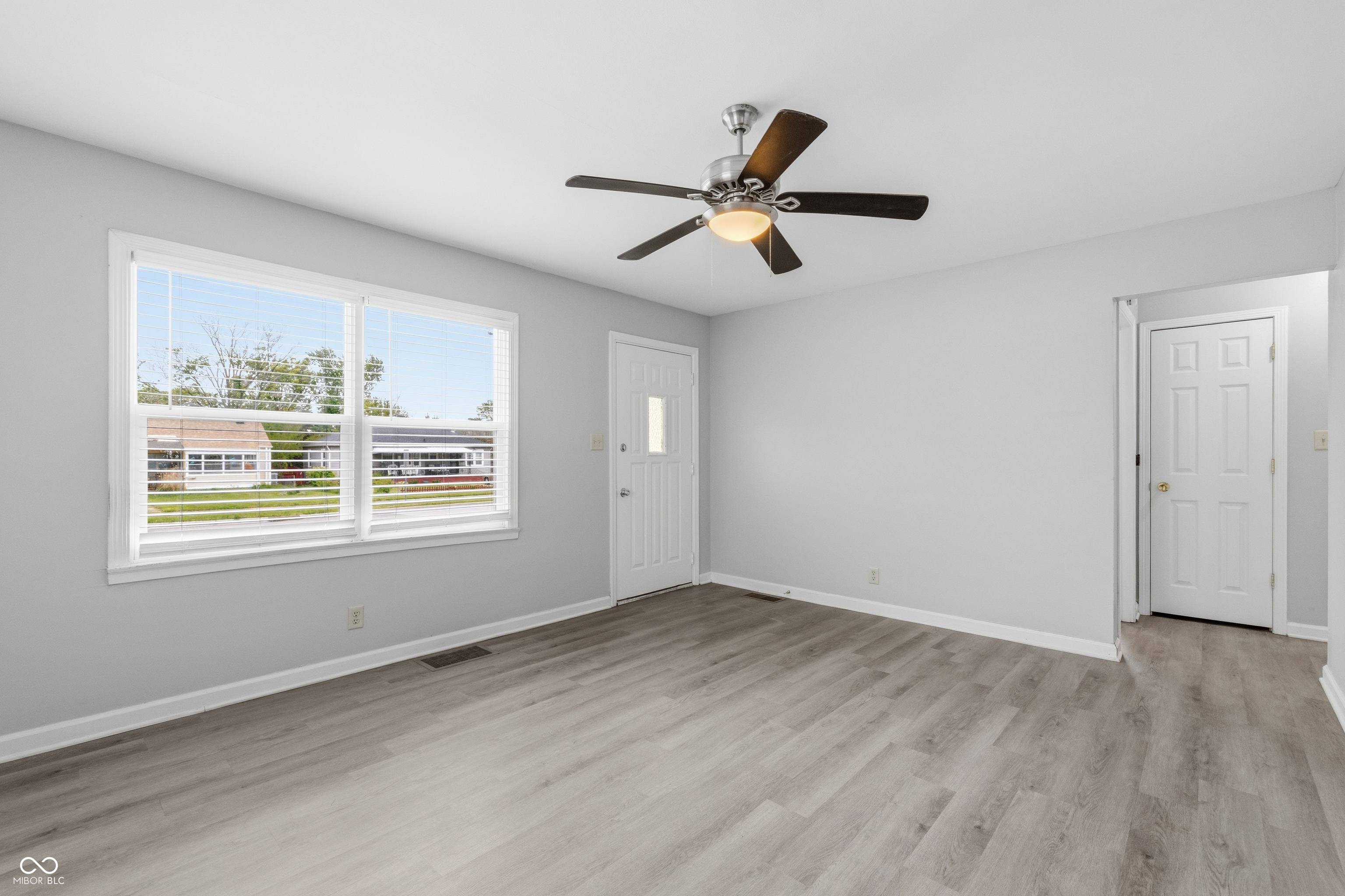 255 S 9th Avenue