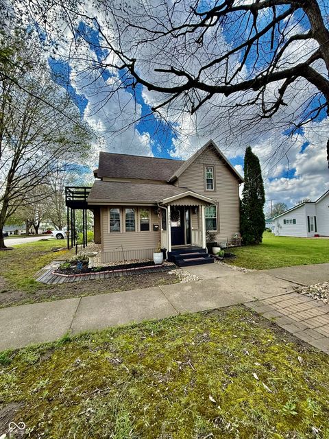 Photo of 1301 5th Street, Covington, IN 47932 (MLS # 22096150)