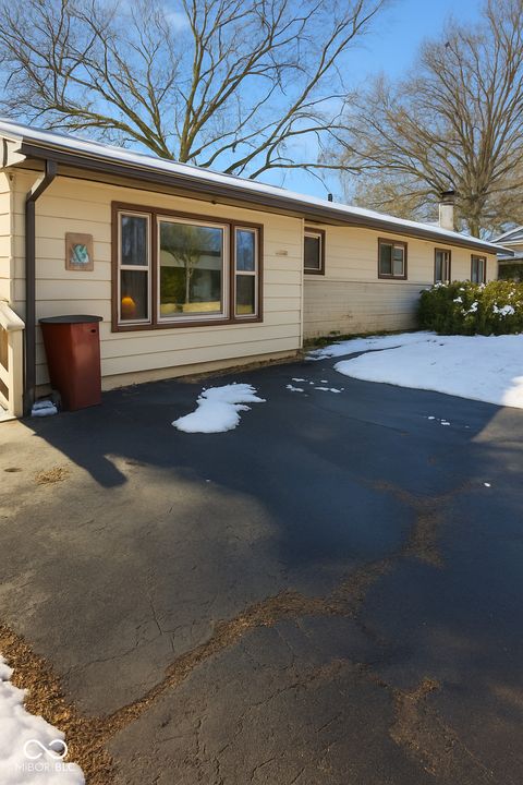 Photo of 603 W Green Road, Bloomington, IN 47403 (MLS # 22076524)
