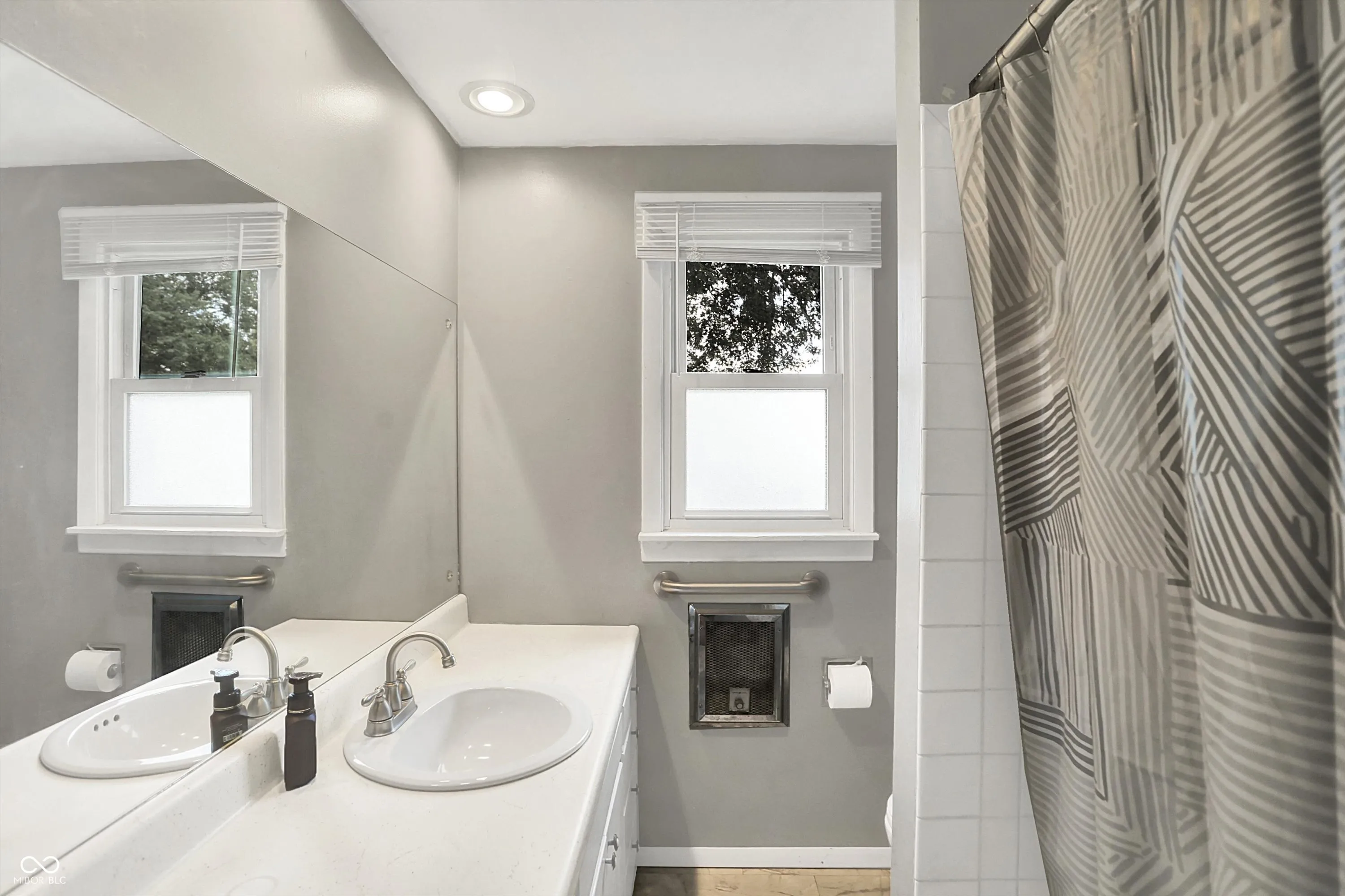 Columbus, Indiana 47203, United States, 4 Bedrooms Bedrooms, ,3 BathroomsBathrooms,Residential,Active,188482