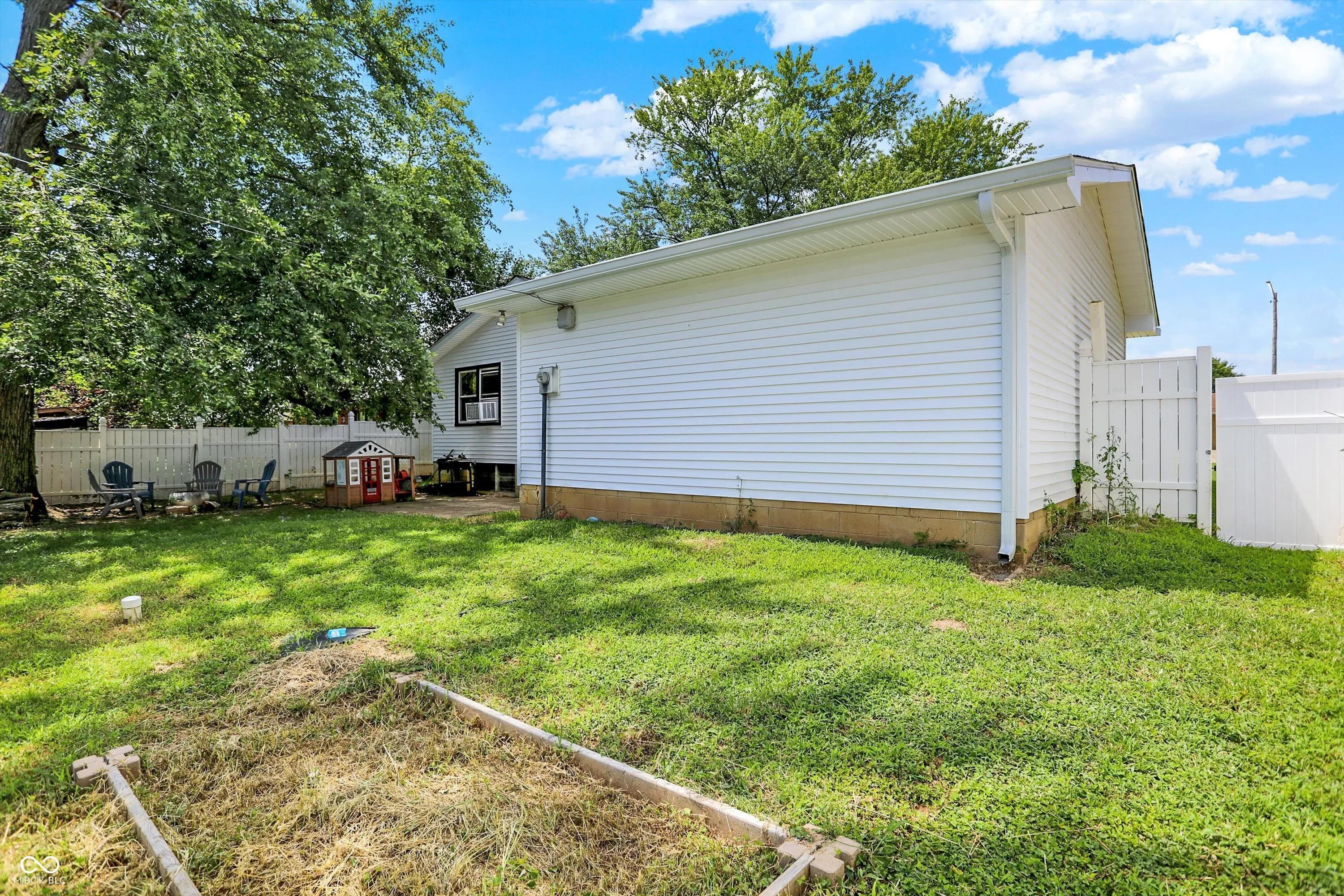 Columbus, Indiana 47203, United States, 4 Bedrooms Bedrooms, ,3 BathroomsBathrooms,Residential,Active,188482