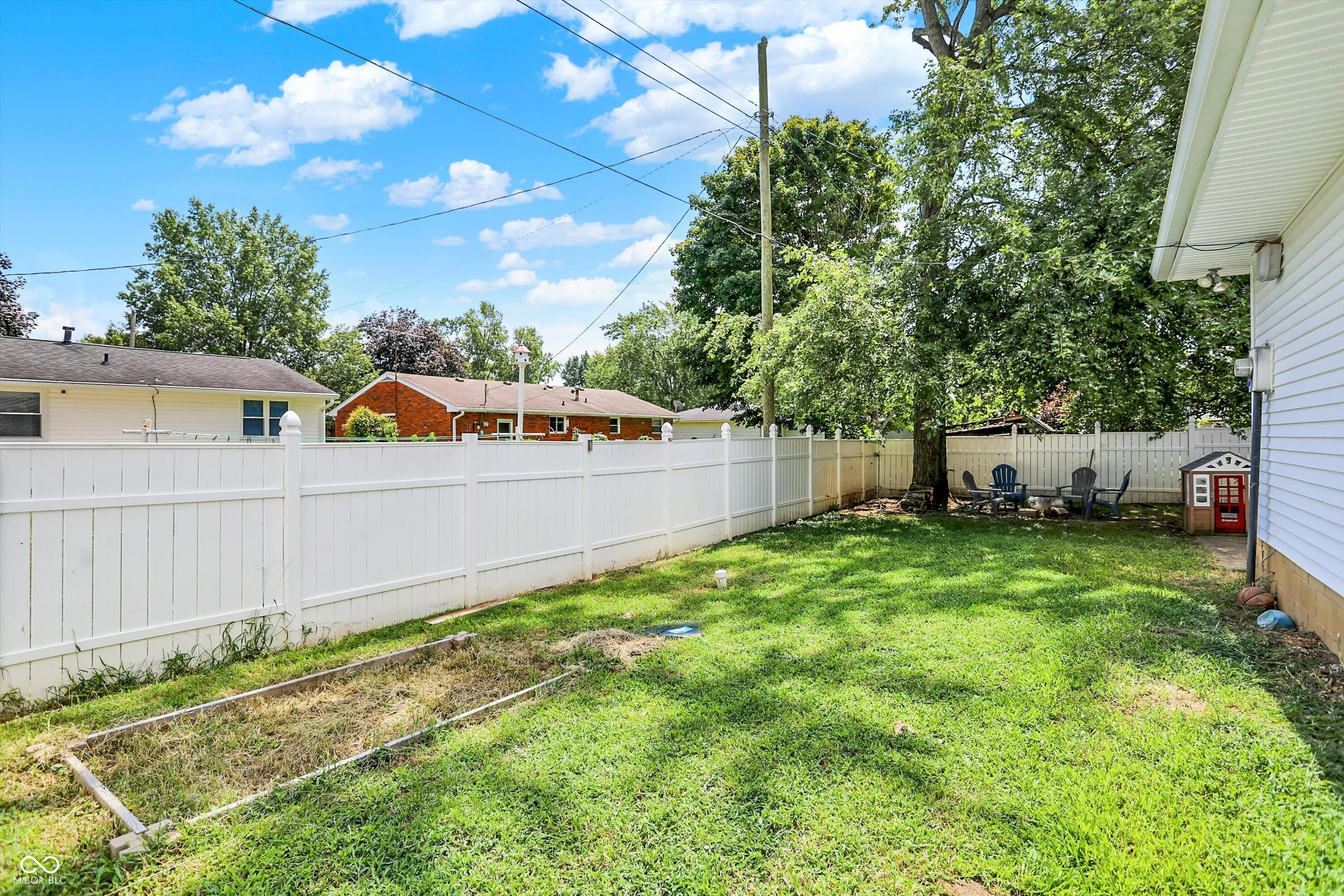 Columbus, Indiana 47203, United States, 4 Bedrooms Bedrooms, ,3 BathroomsBathrooms,Residential,Active,188482