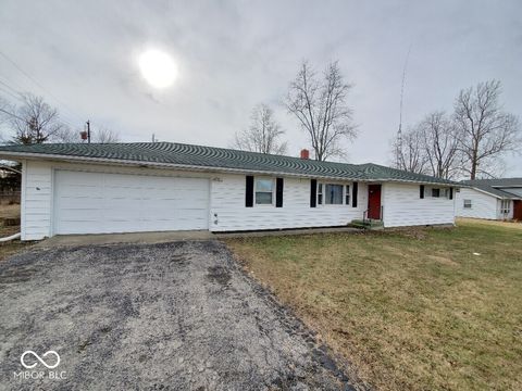 Photo of 203 W Walnut Street, Farmland, IN 47340 (MLS # 22084303)