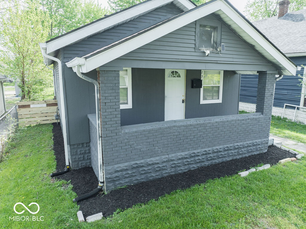 2315 N Dearborn Street