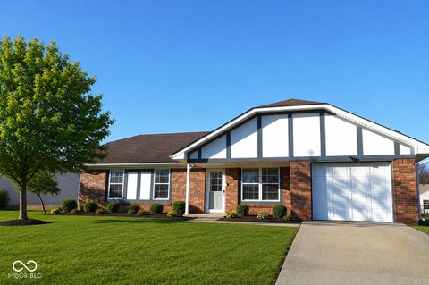 Photo of 594 Hickory Drive, Danville, IN 46122 (MLS # 22110570)