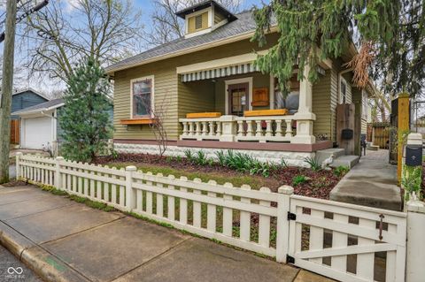 Photo of 2505 E Saint Clair Street, Indianapolis, IN 46201 (MLS # 22094735)