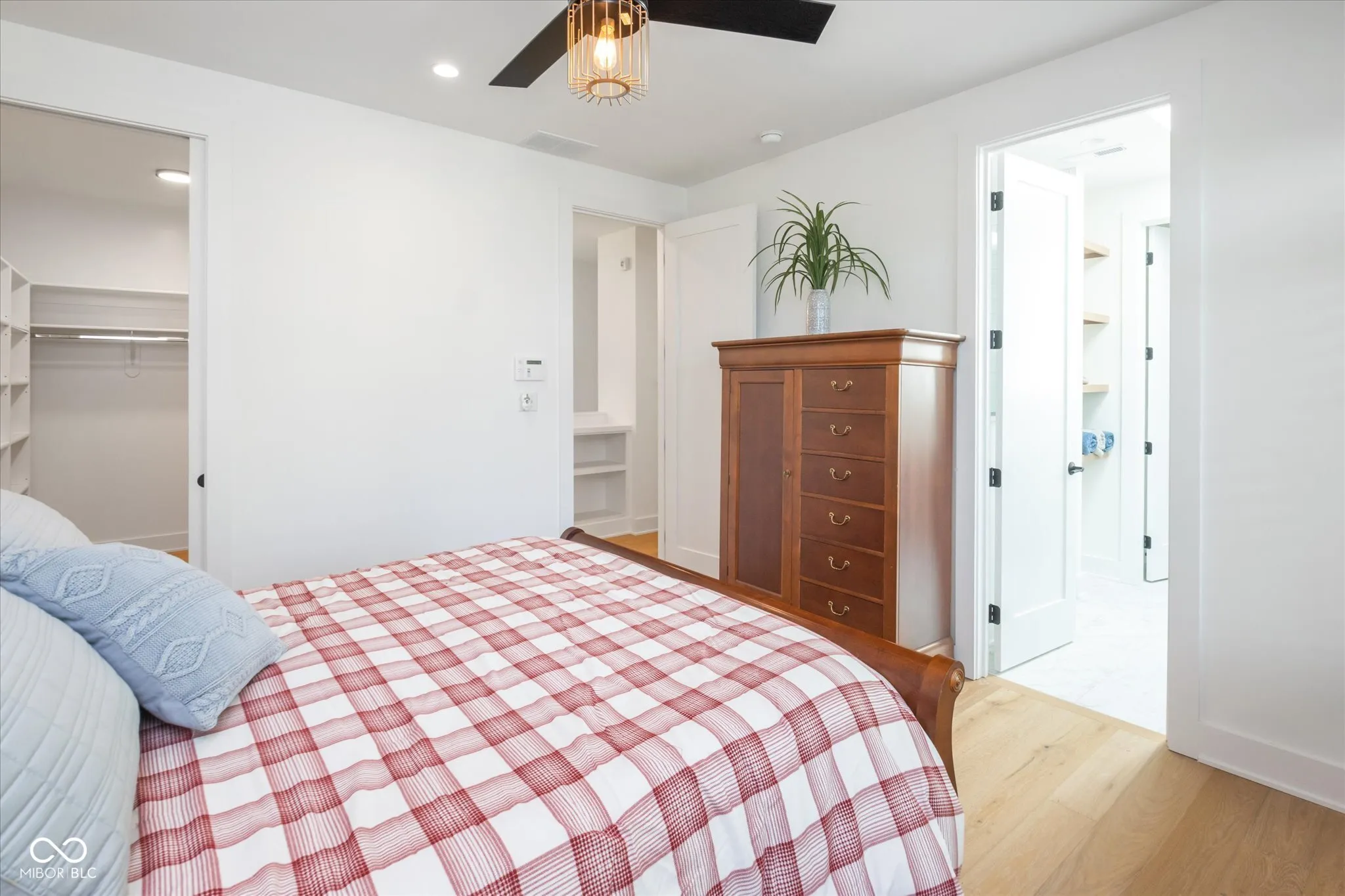 Indianapolis, Indiana 46202, United States, 3 Bedrooms Bedrooms, ,4 BathroomsBathrooms,Residential,Active,155845