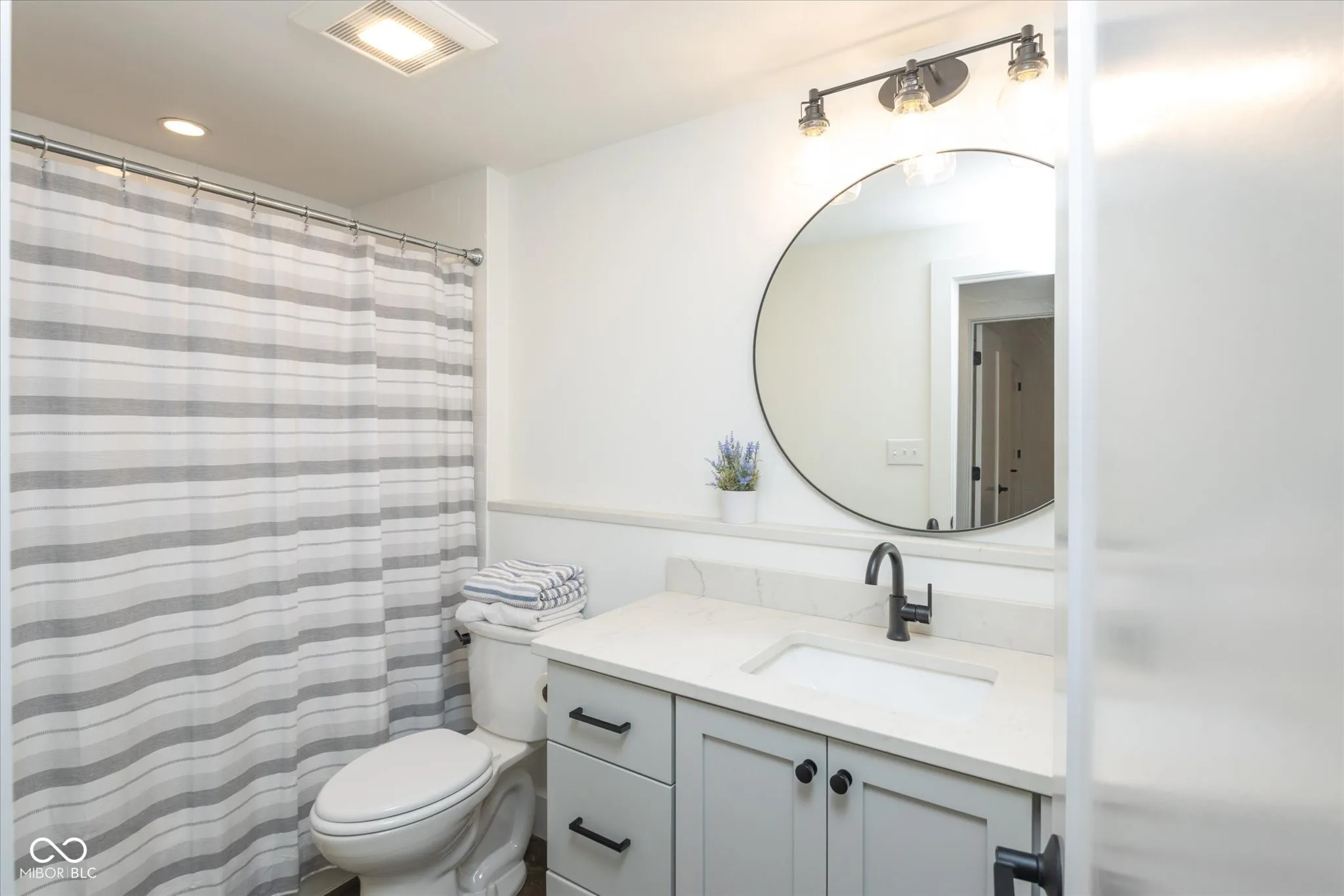 Indianapolis, Indiana 46202, United States, 3 Bedrooms Bedrooms, ,4 BathroomsBathrooms,Residential,Active,155845