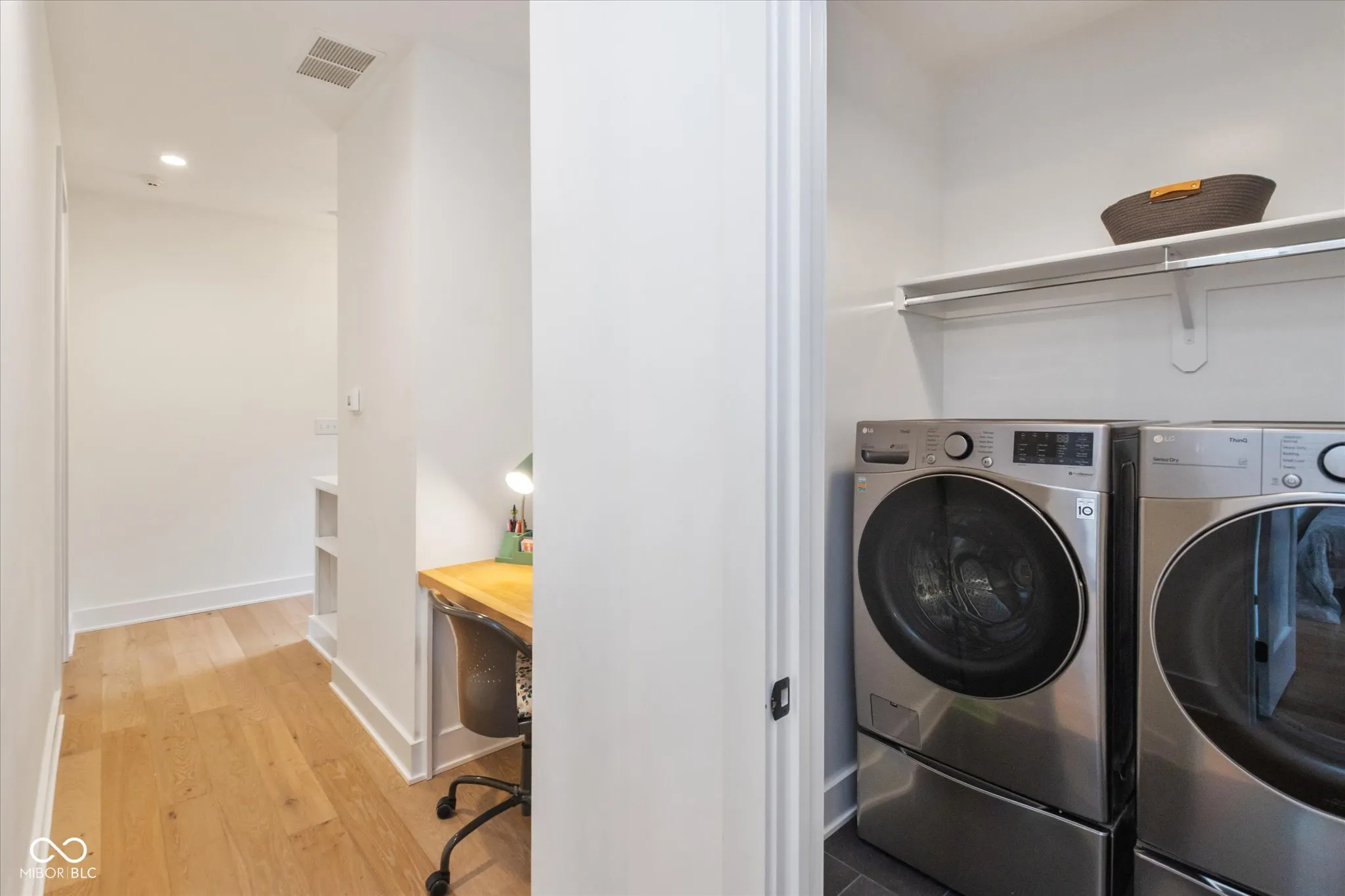 Indianapolis, Indiana 46202, United States, 3 Bedrooms Bedrooms, ,4 BathroomsBathrooms,Residential,Active,155845