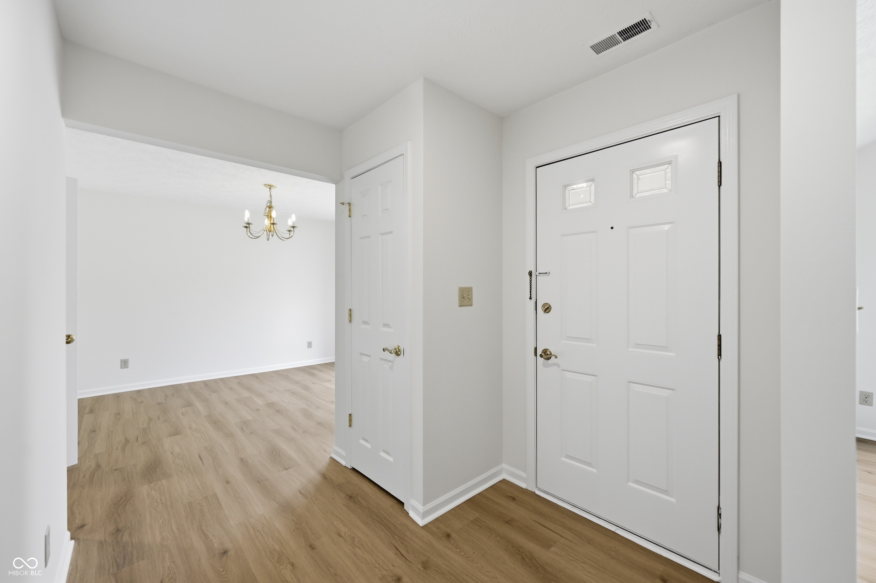 9504 Drakeford Drive