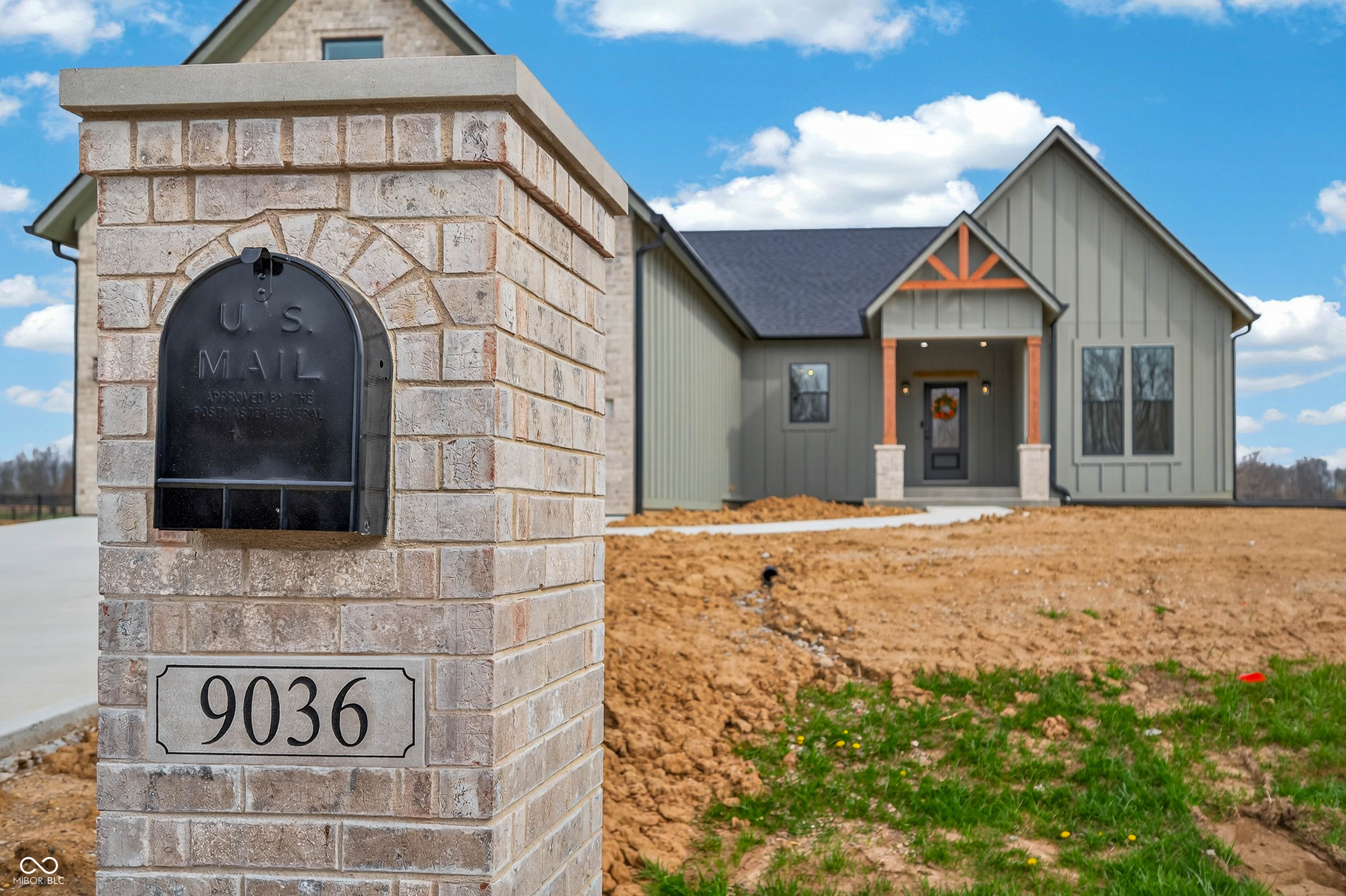 9036 E Gayle Drive