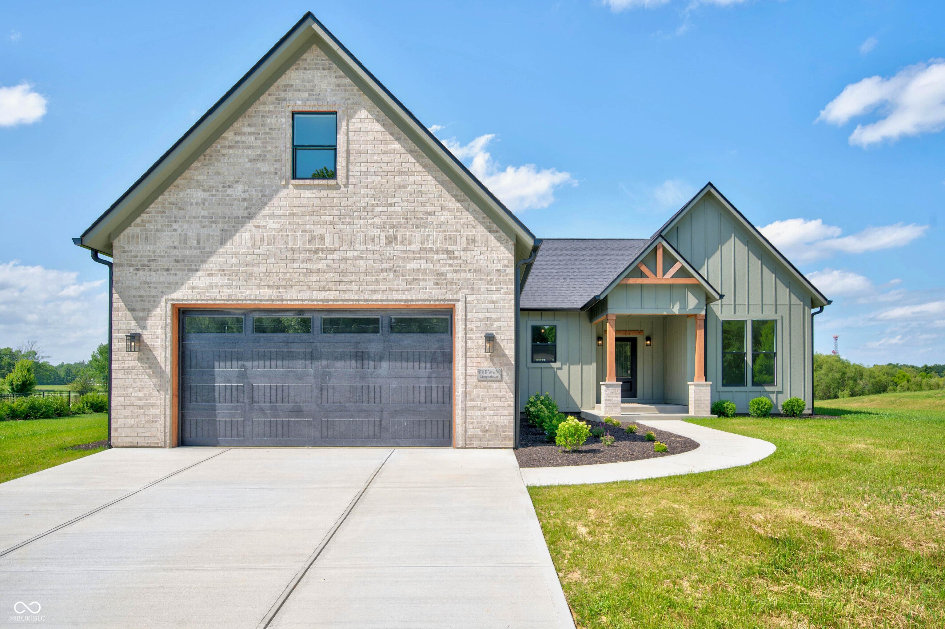 9036 E Gayle Drive