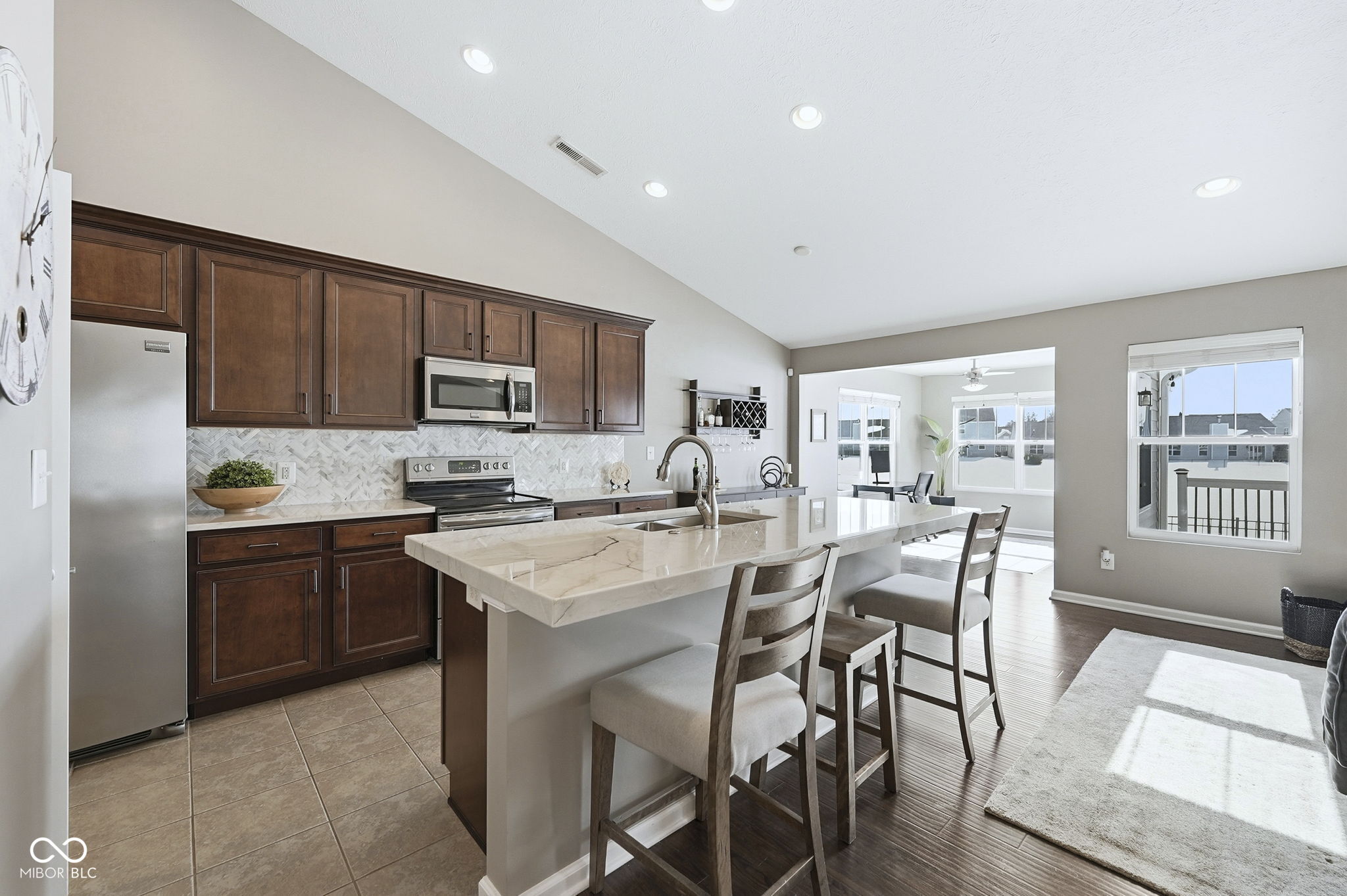 4672 Indigo Blue Boulevard