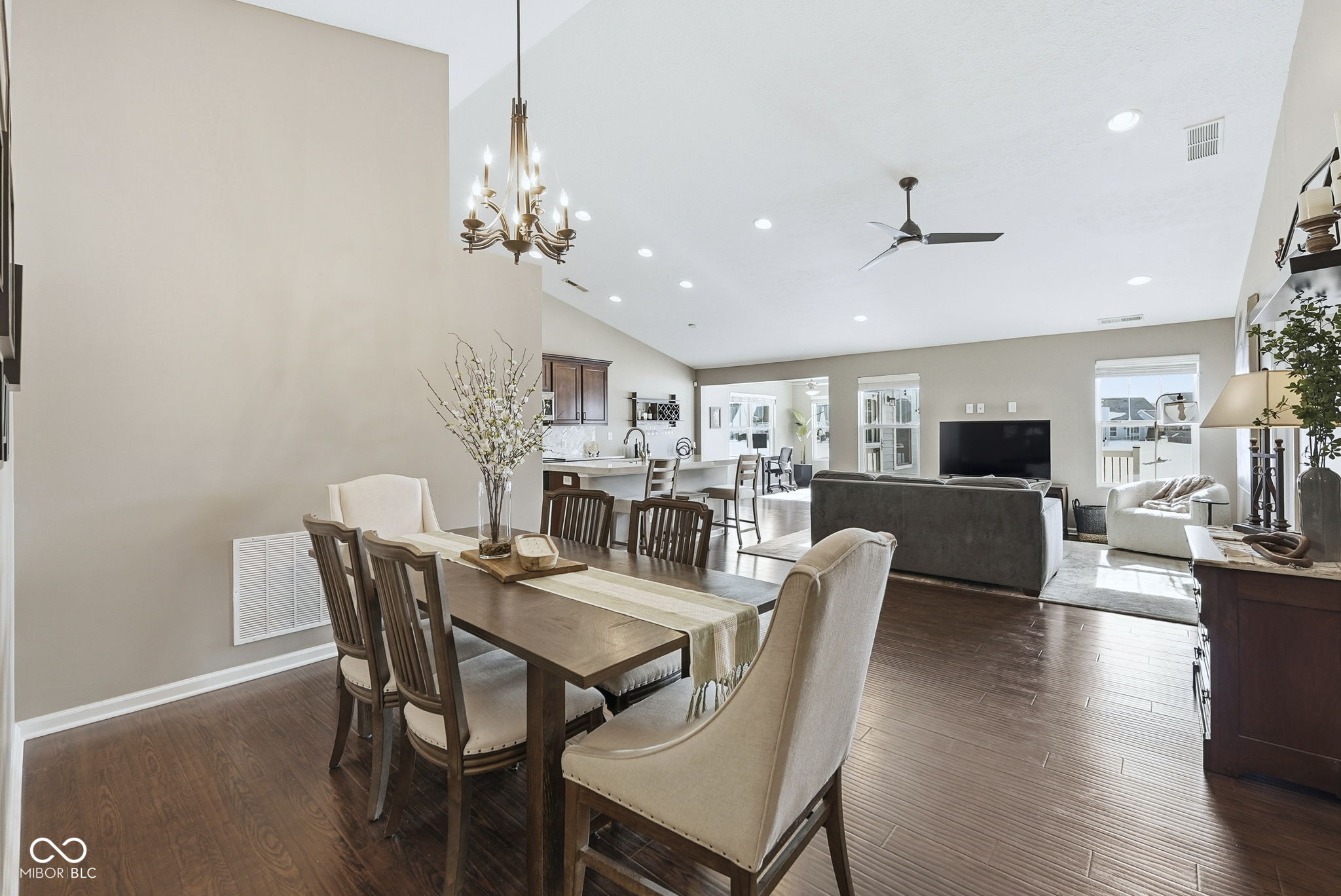 4672 Indigo Blue Boulevard