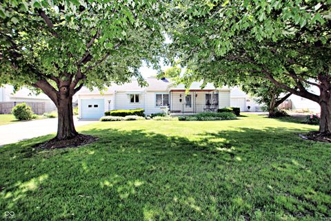 Photo of 1112 N Lynhurst Drive, Indianapolis, IN 46241 (MLS # 22103708)