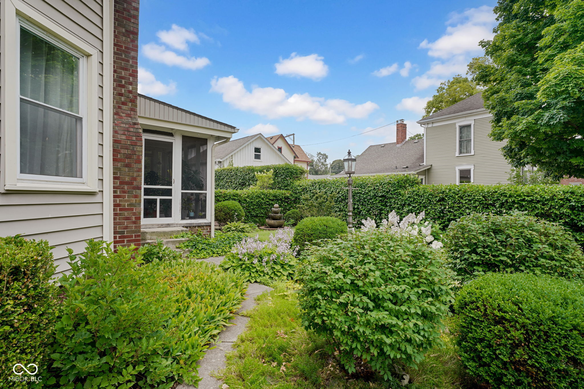 350 E King Street
