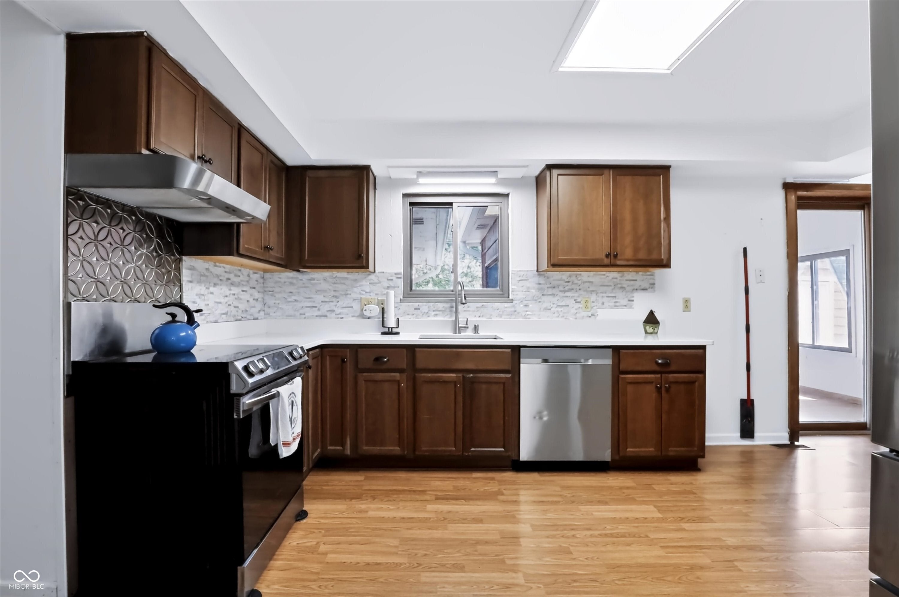 6461 Warren Lane