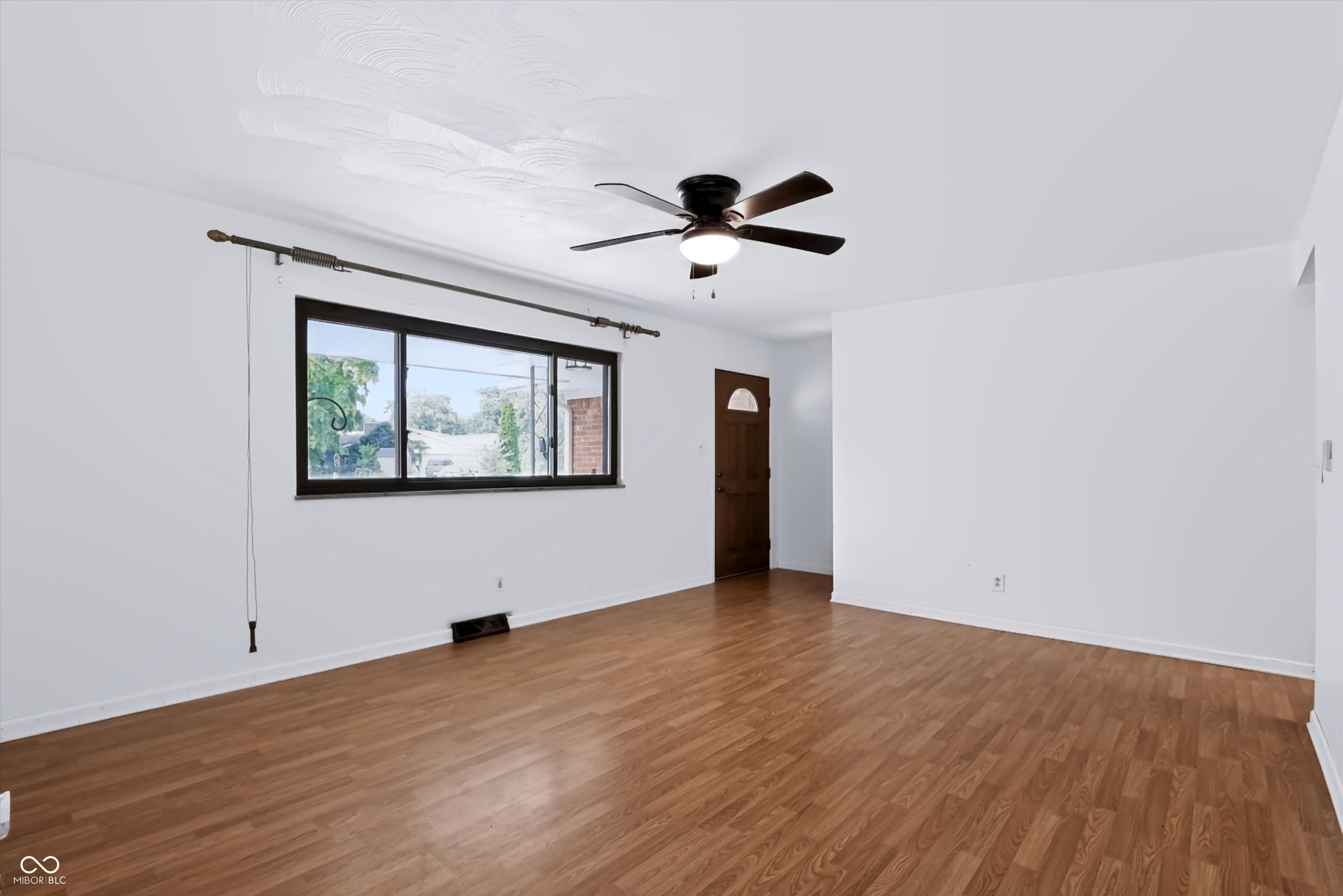 6461 Warren Lane