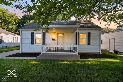 Photo of 320 E 34th Street, Anderson, IN 46013 (MLS # 22112237)