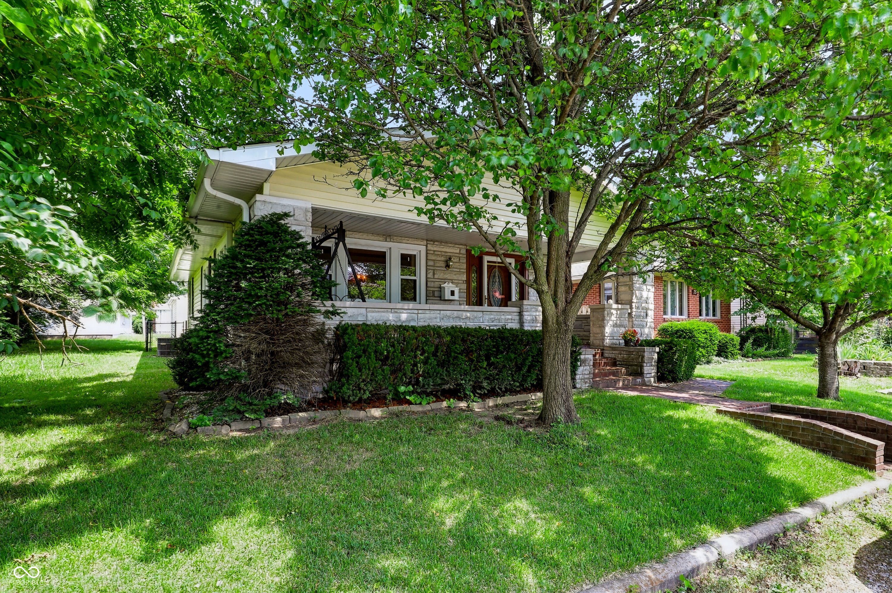 79 N 15th Avenue