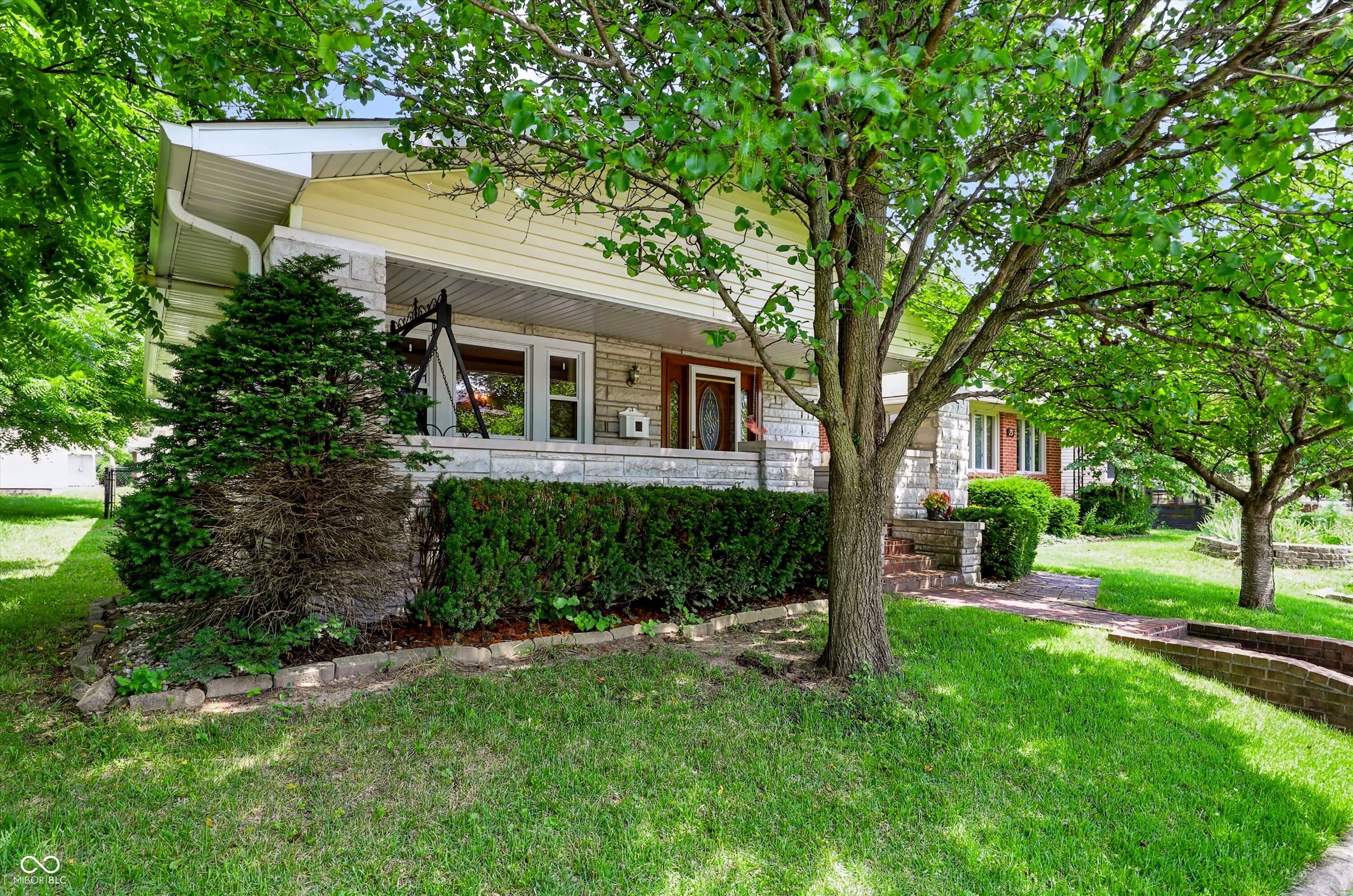 79 N 15th Avenue