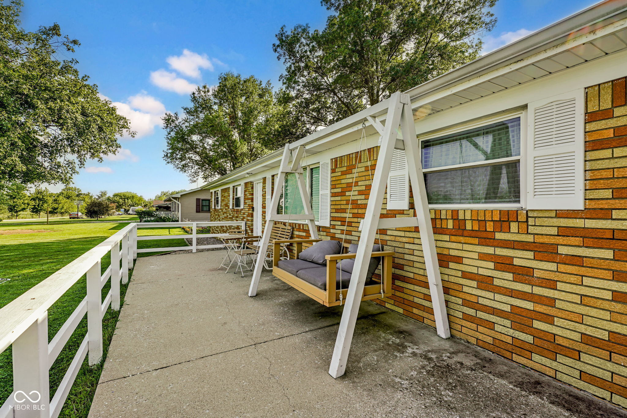 2170 N Old State Road 9