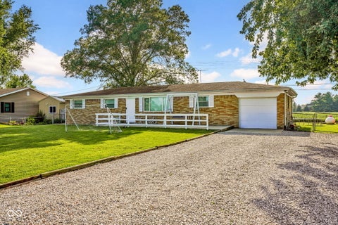 Photo of 2170 N Old State Road 9, Columbus, IN 47203 (MLS # 22122435)