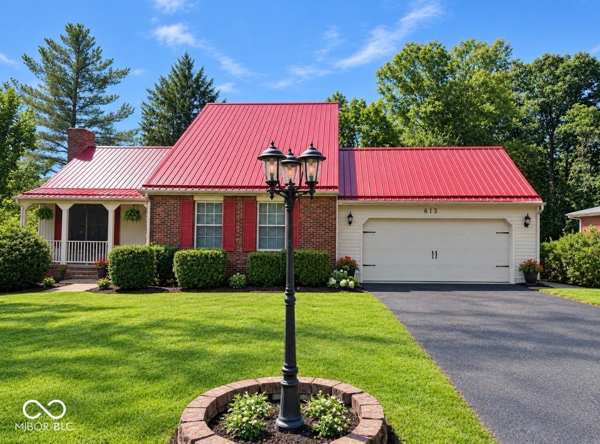 613 N Shady Lane
