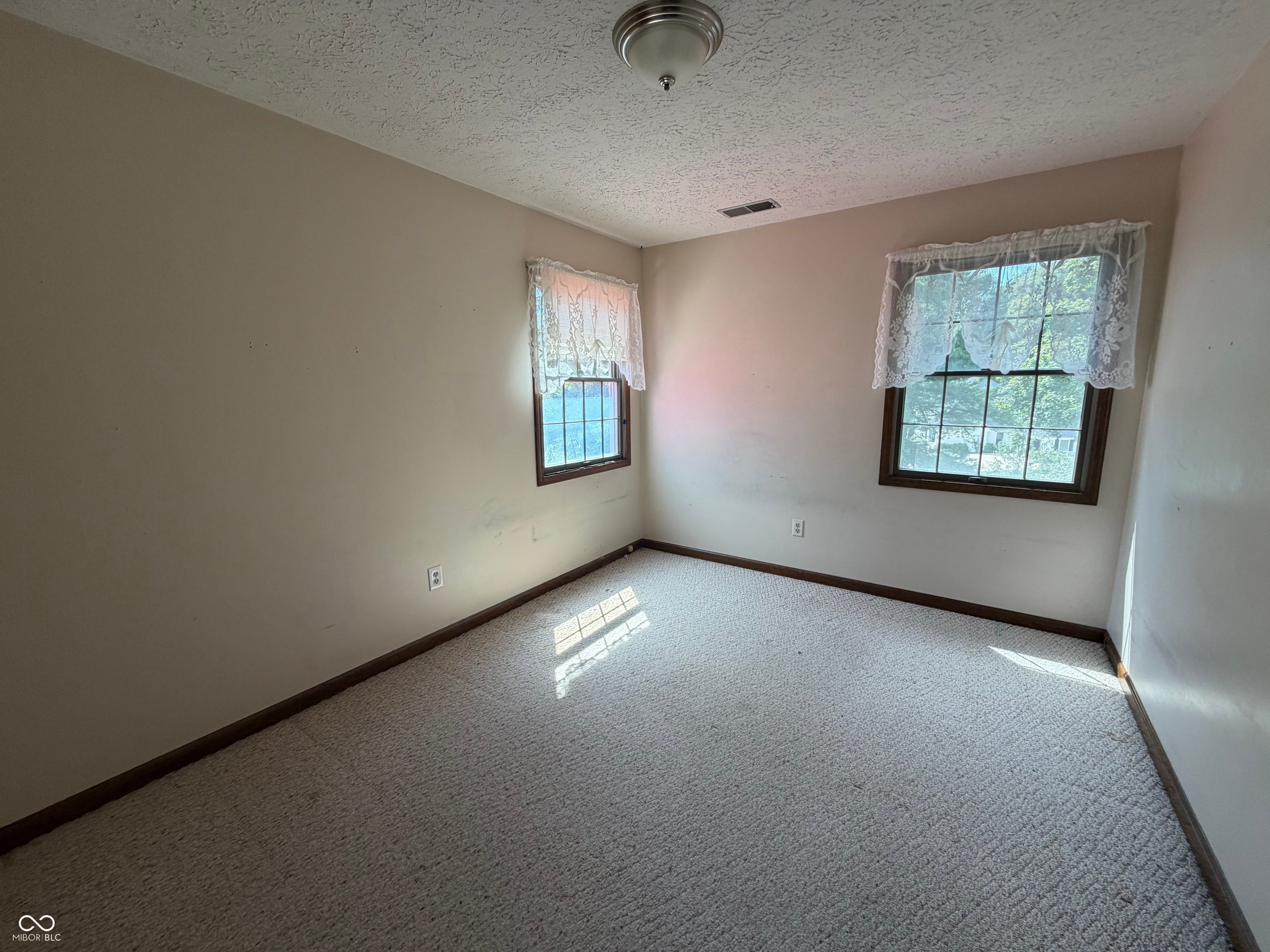 613 N Shady Lane