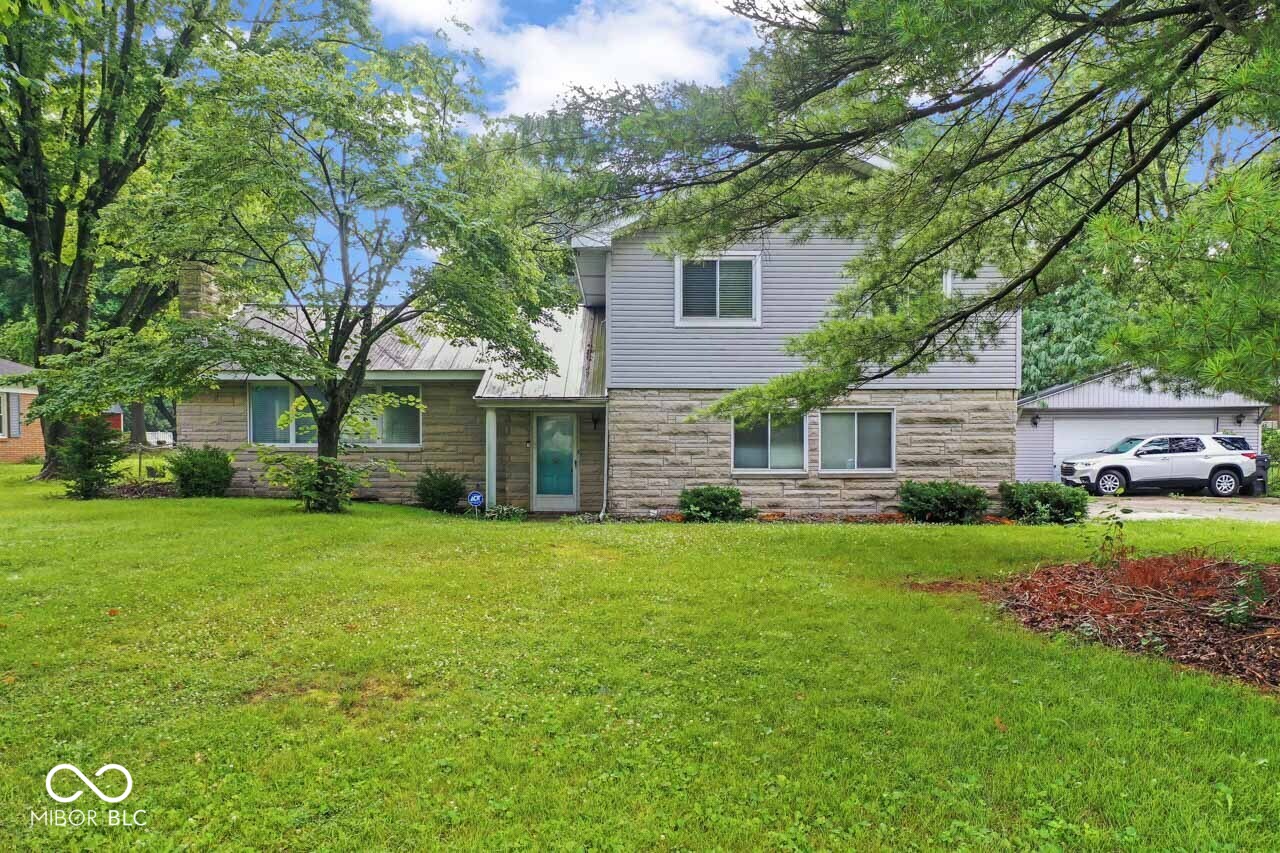 2316 Lake Drive