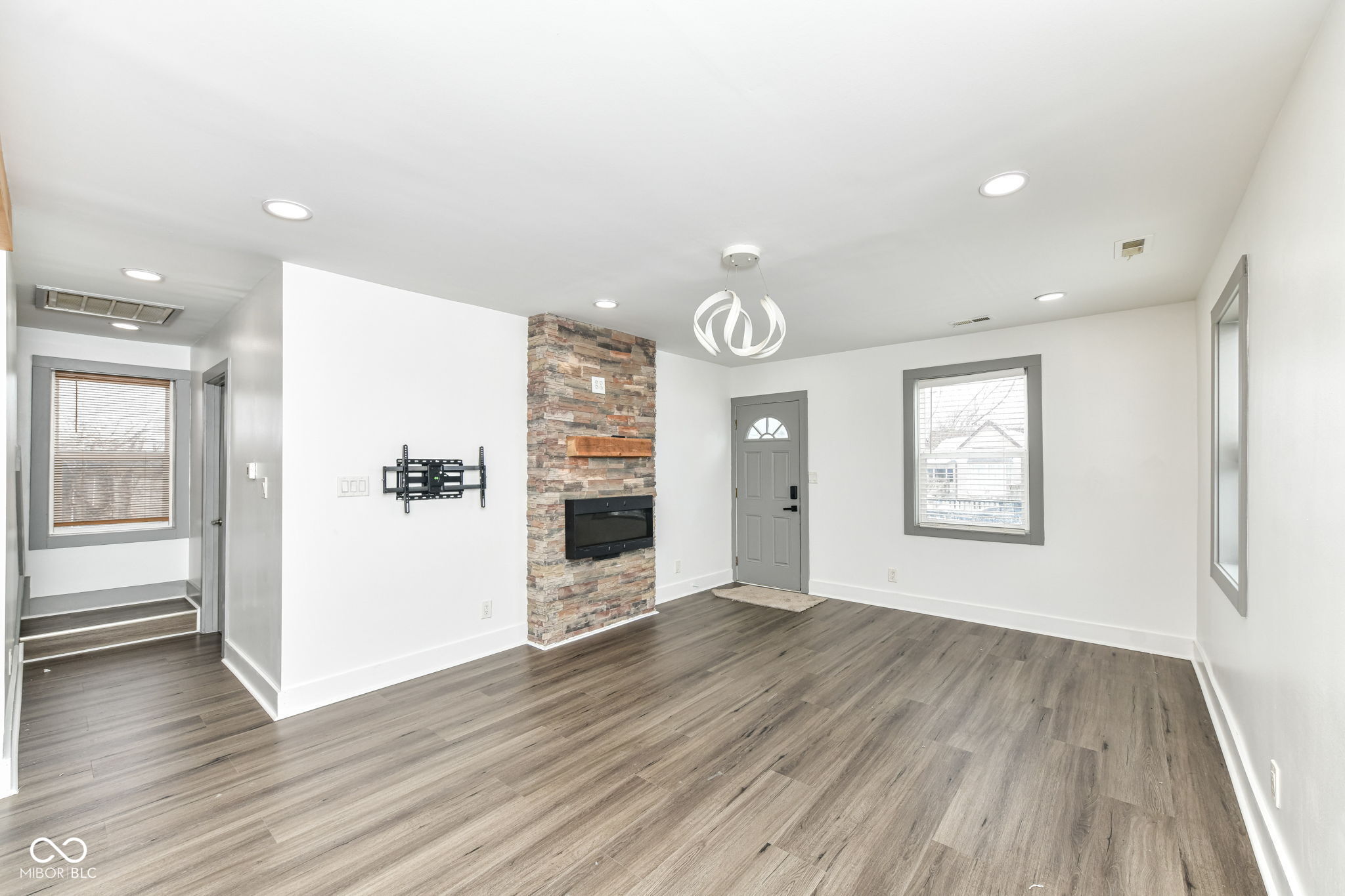 154 W Arizona Street