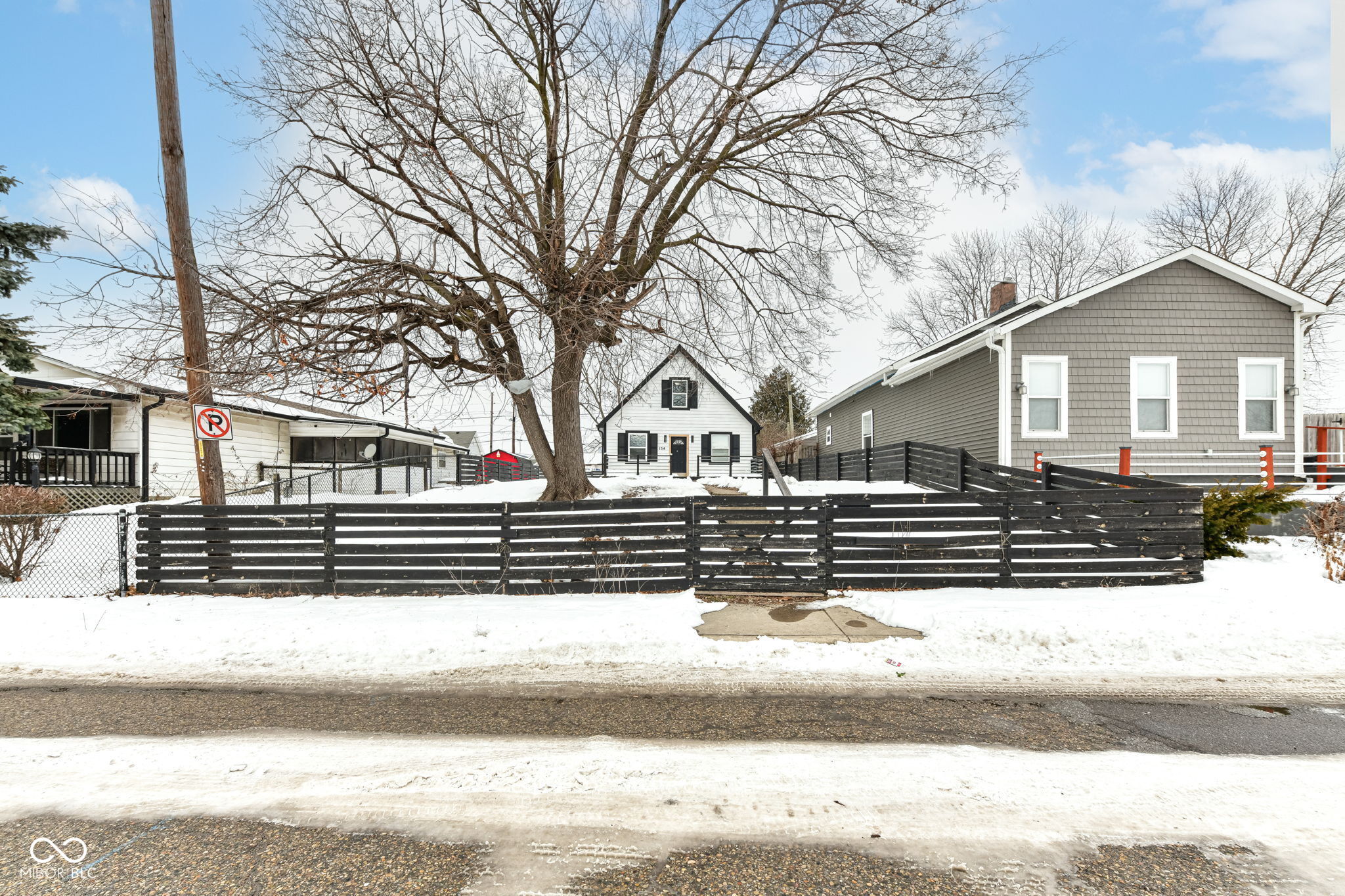 154 W Arizona Street