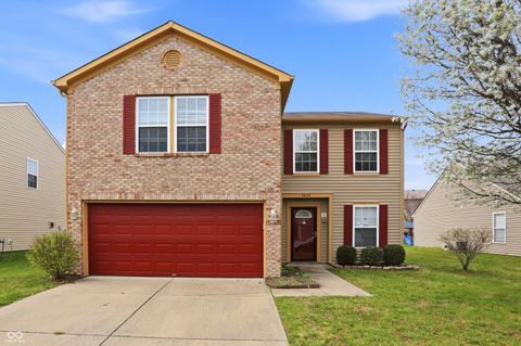 Photo of 5804 Grassy Bank Drive, Indianapolis, IN 46237 (MLS # 22091952)