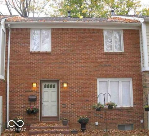 Photo of 376 Aspen Drive, Carmel, IN 46032 (MLS # 22065252)