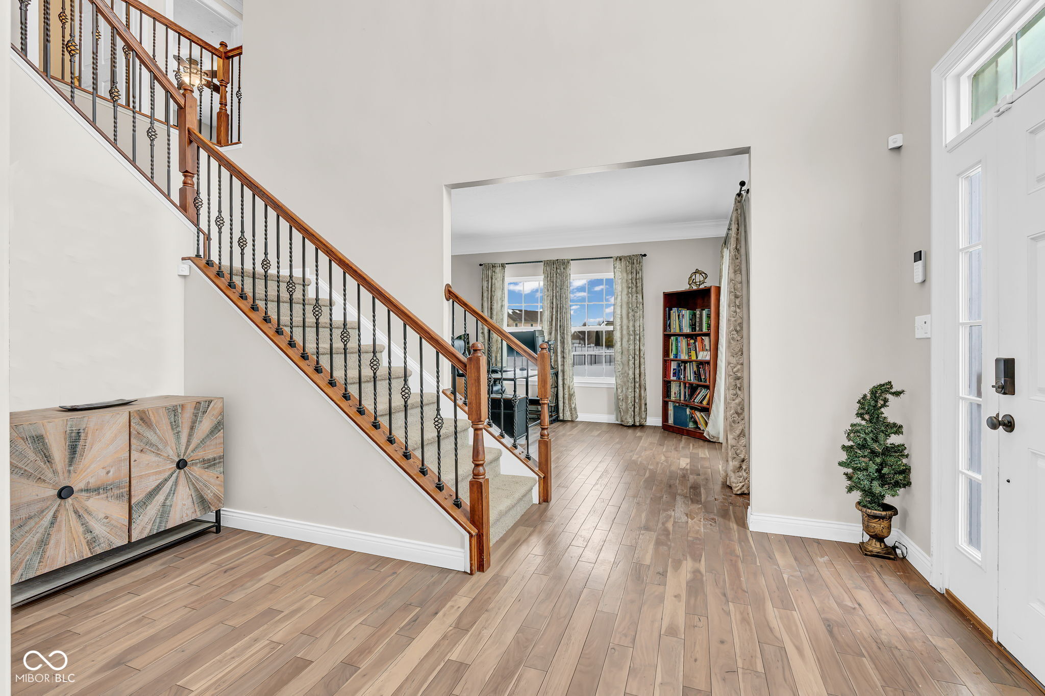 5766 Somerset Boulevard