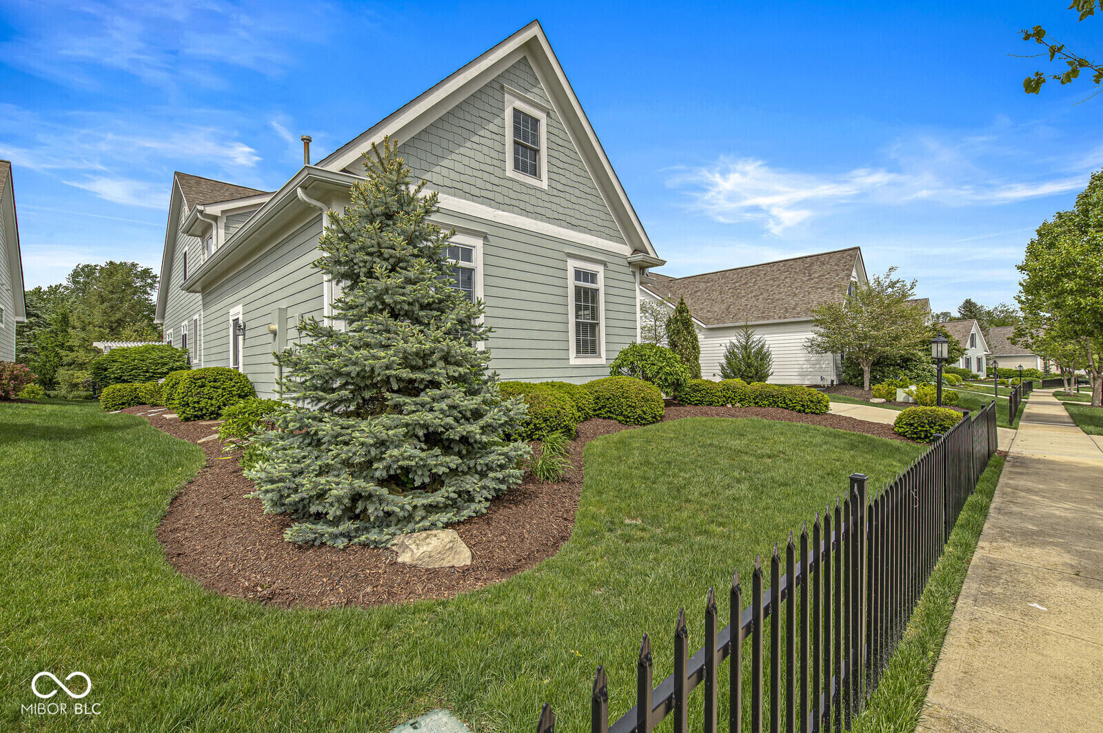764 Hanover Close