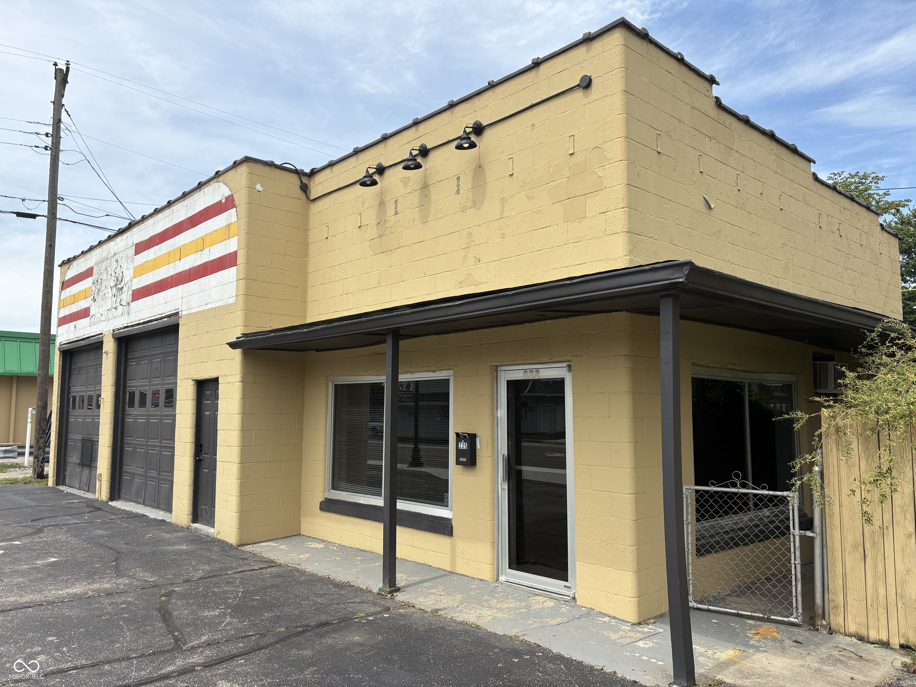 225 E Broadway