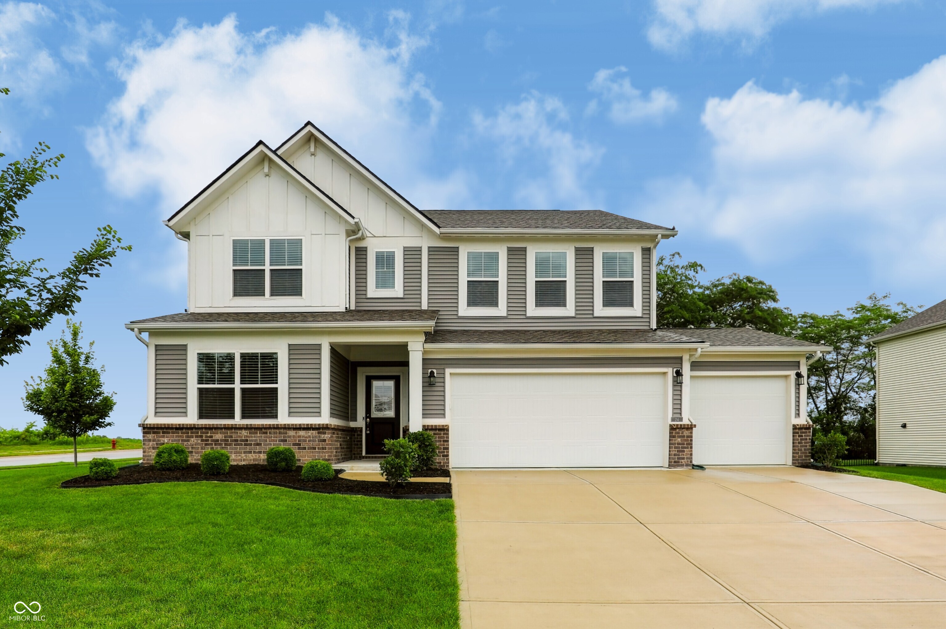 24 Hollister Way