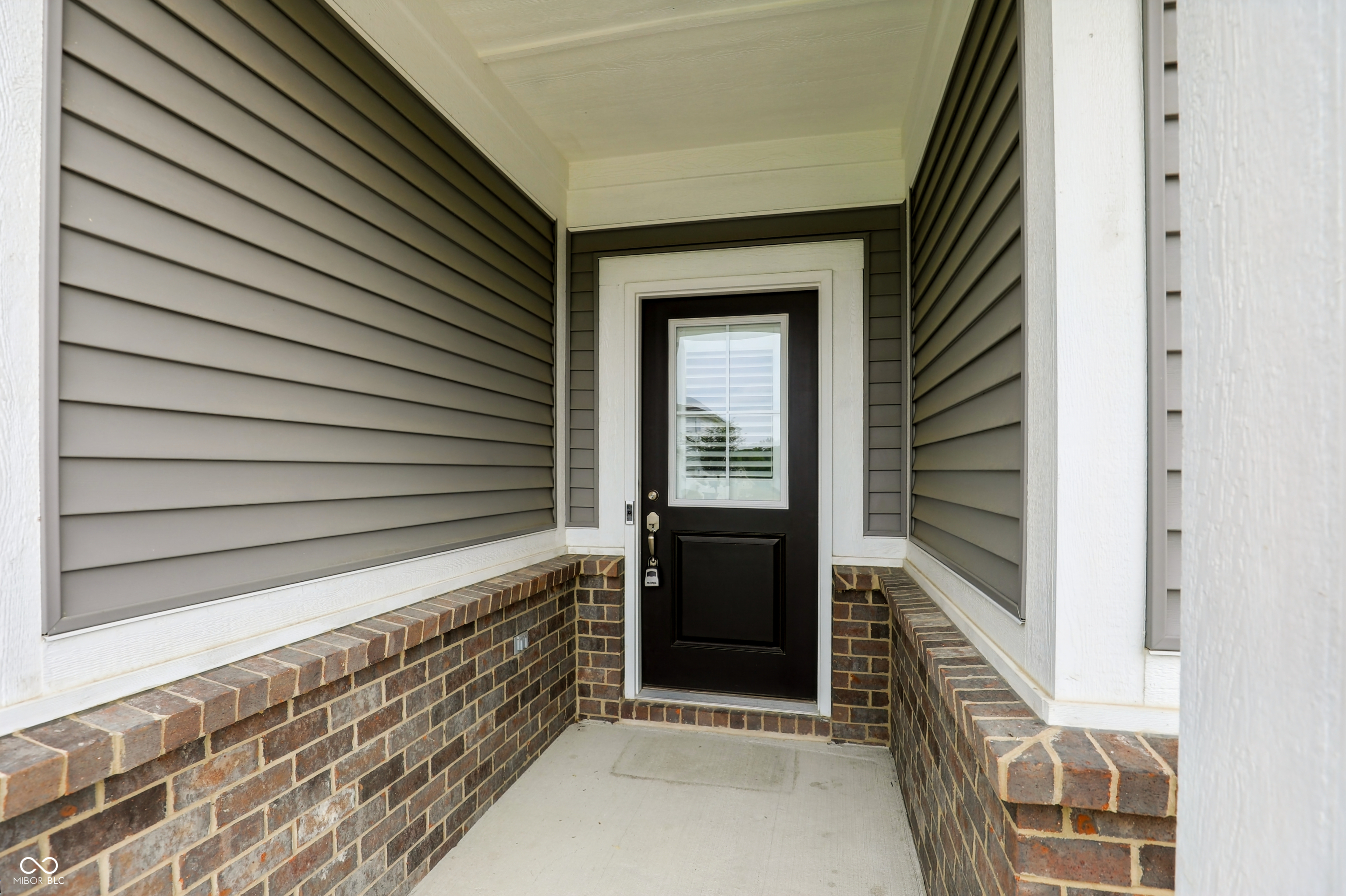24 Hollister Way