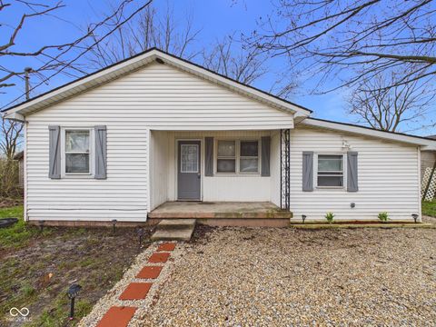 Photo of 1725 Hunter Avenue, New Castle, IN 47362 (MLS # 22091974)